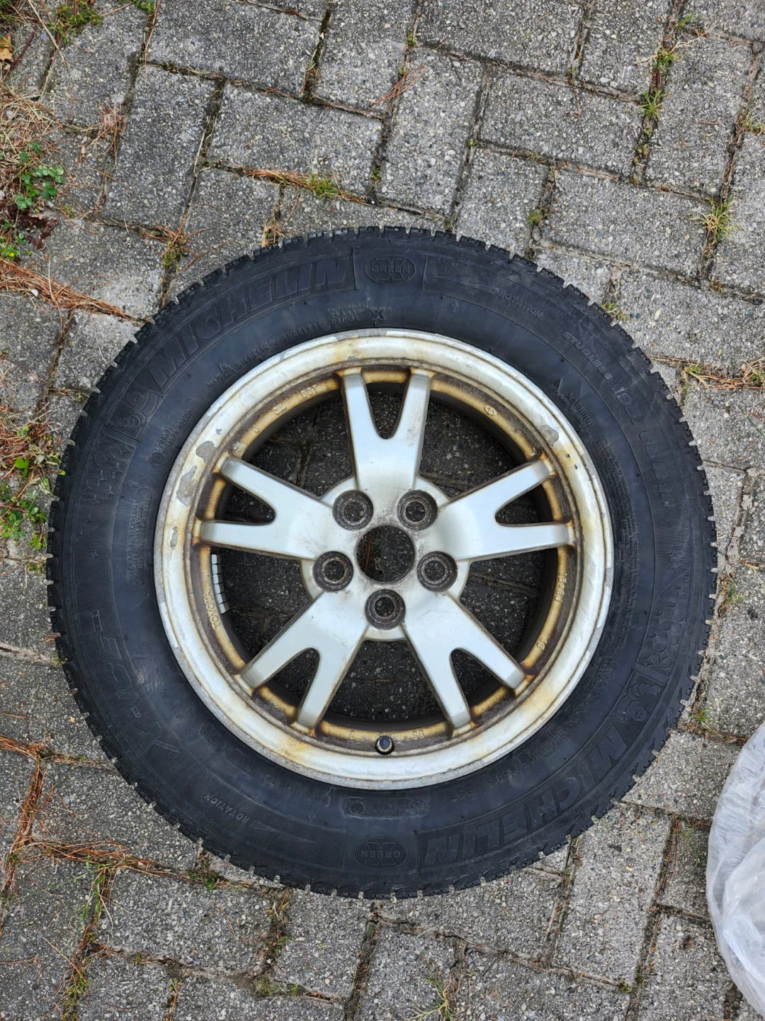 Michelin X-Ice Winter Tires with Rims - 195/65R15 - photo 2