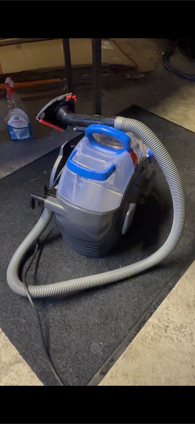 Brand new Bissel carpet cleaner