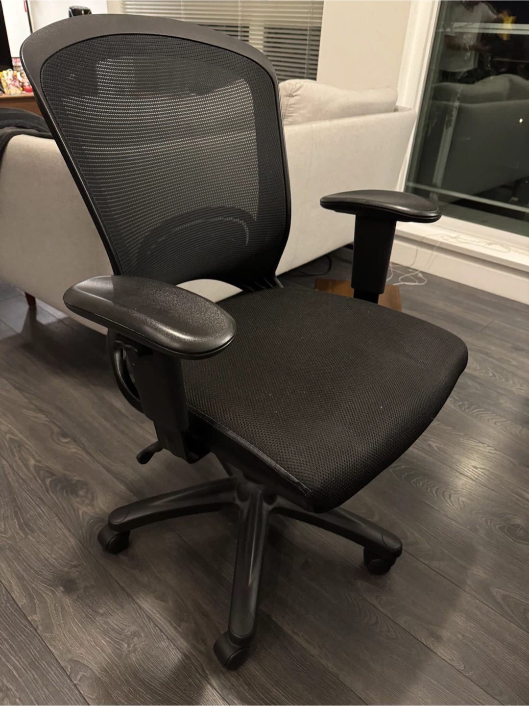 Staples black Mesh Office Chair - photo 2