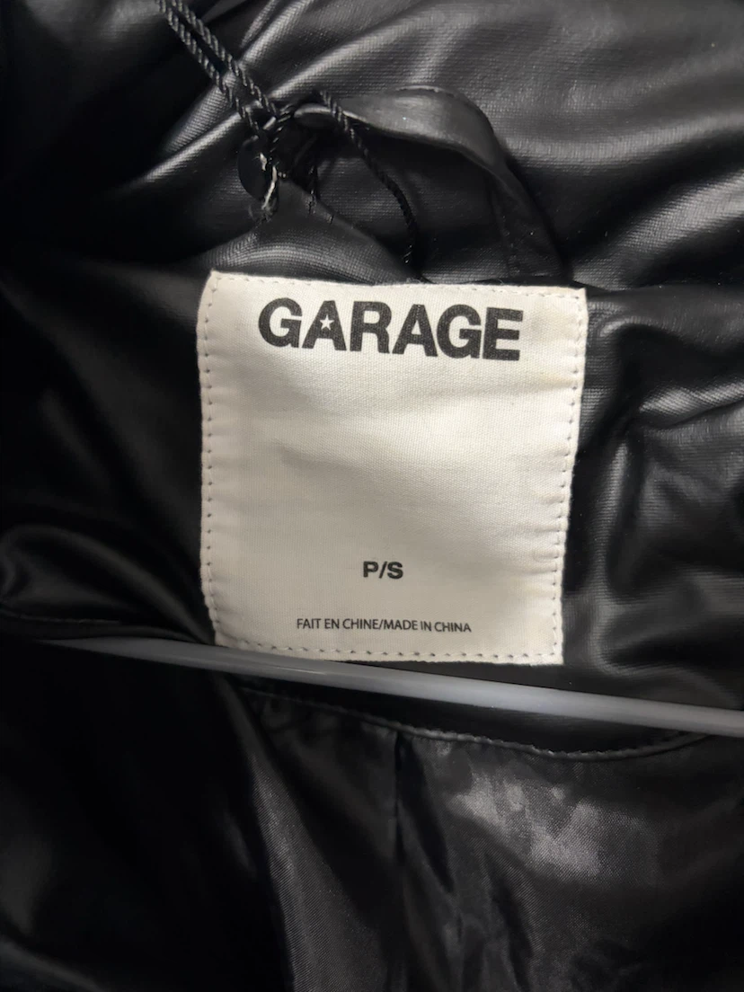 GARAGE Black Puffer Jacket - Size P/S - photo 2
