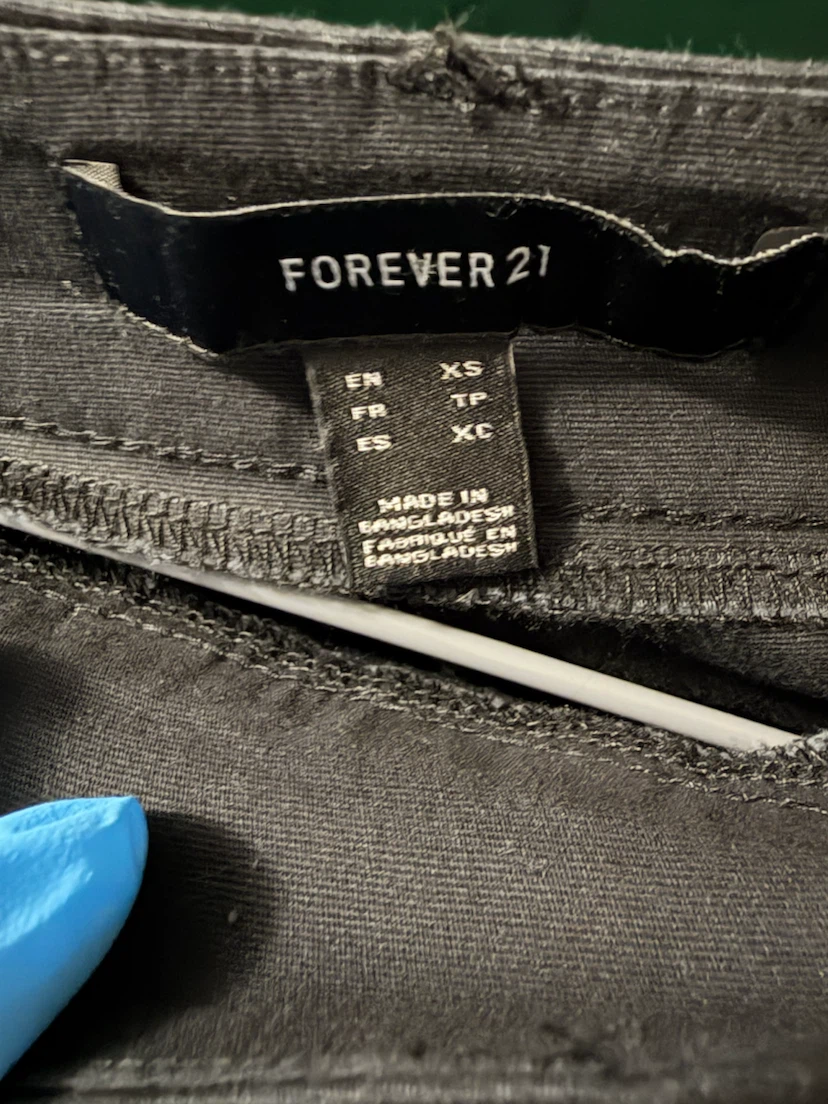 Forever 21 Black Shorts XS - photo 2