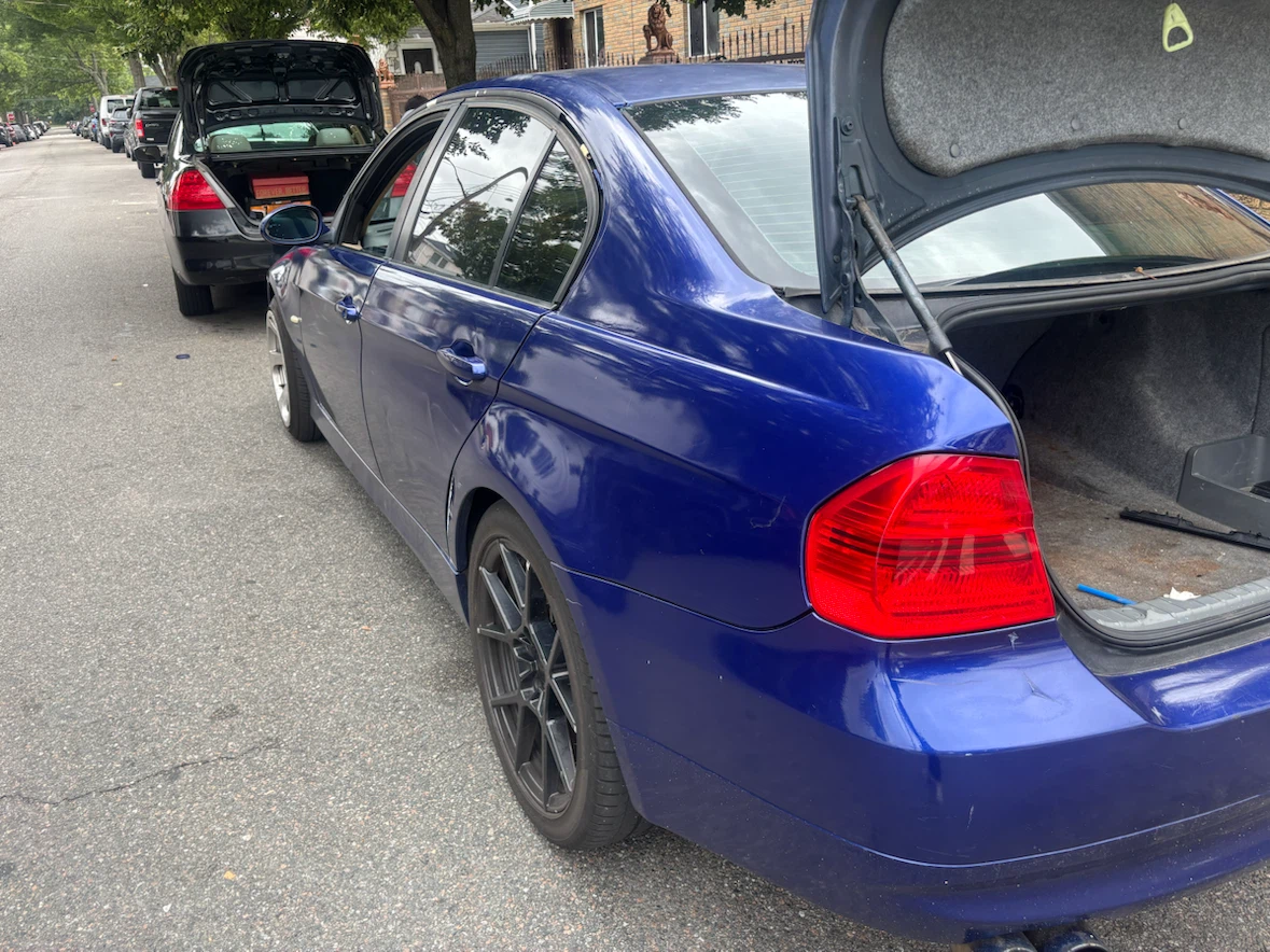 Blue BMW 3 Series Sedan - photo 3