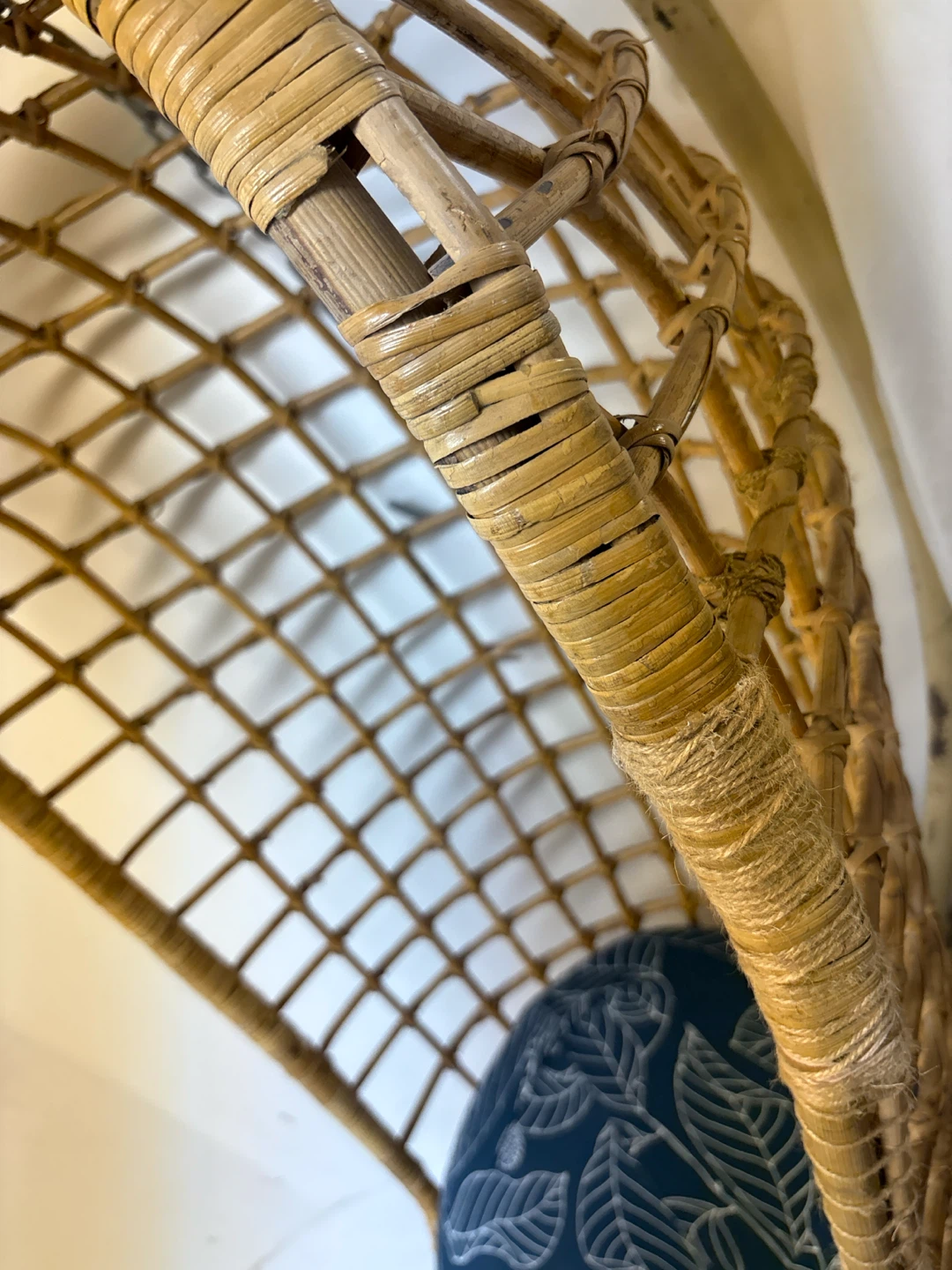 Vintage hanging bamboo basket chair - photo 2