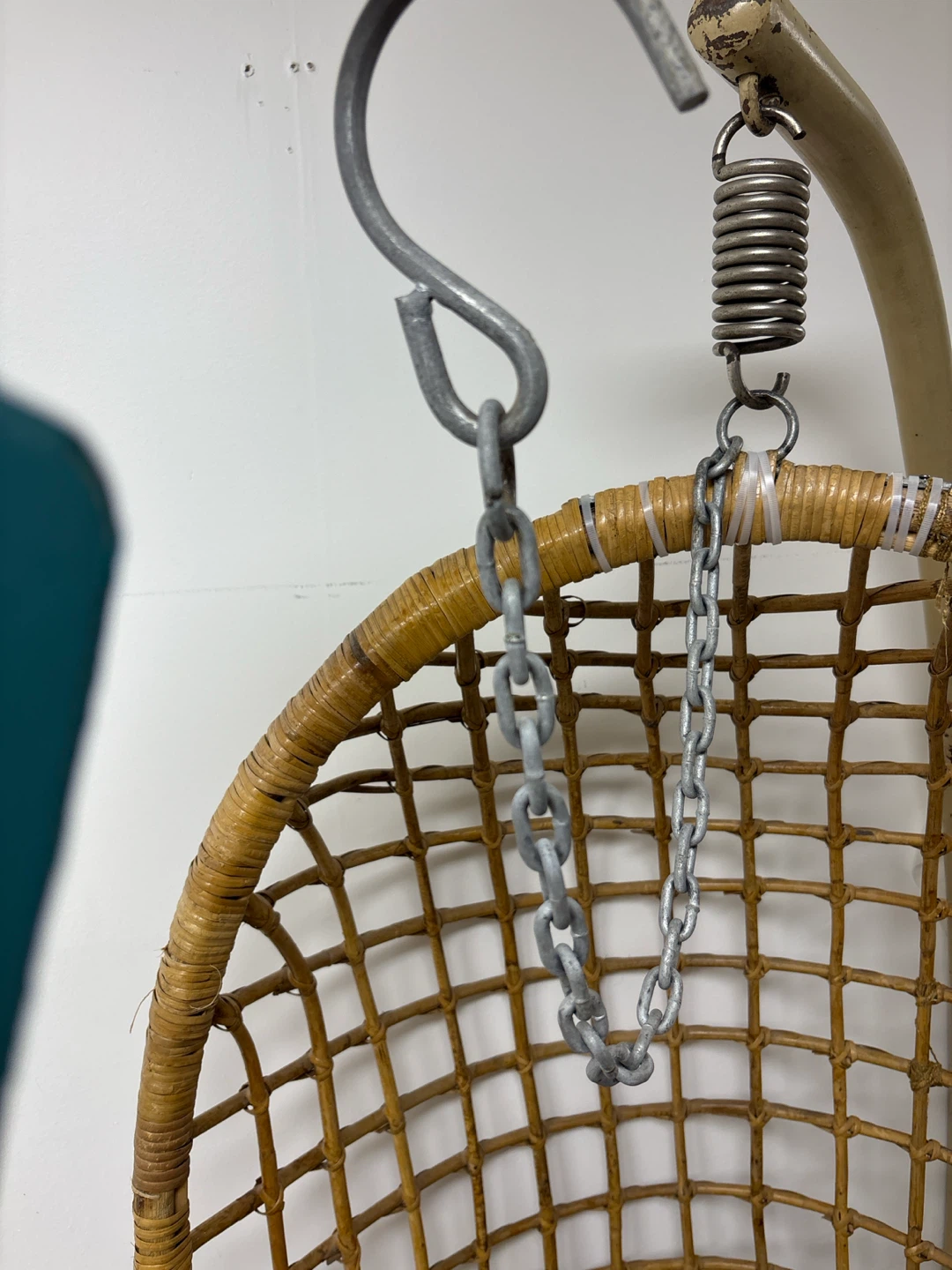 Vintage hanging bamboo basket chair - photo 5