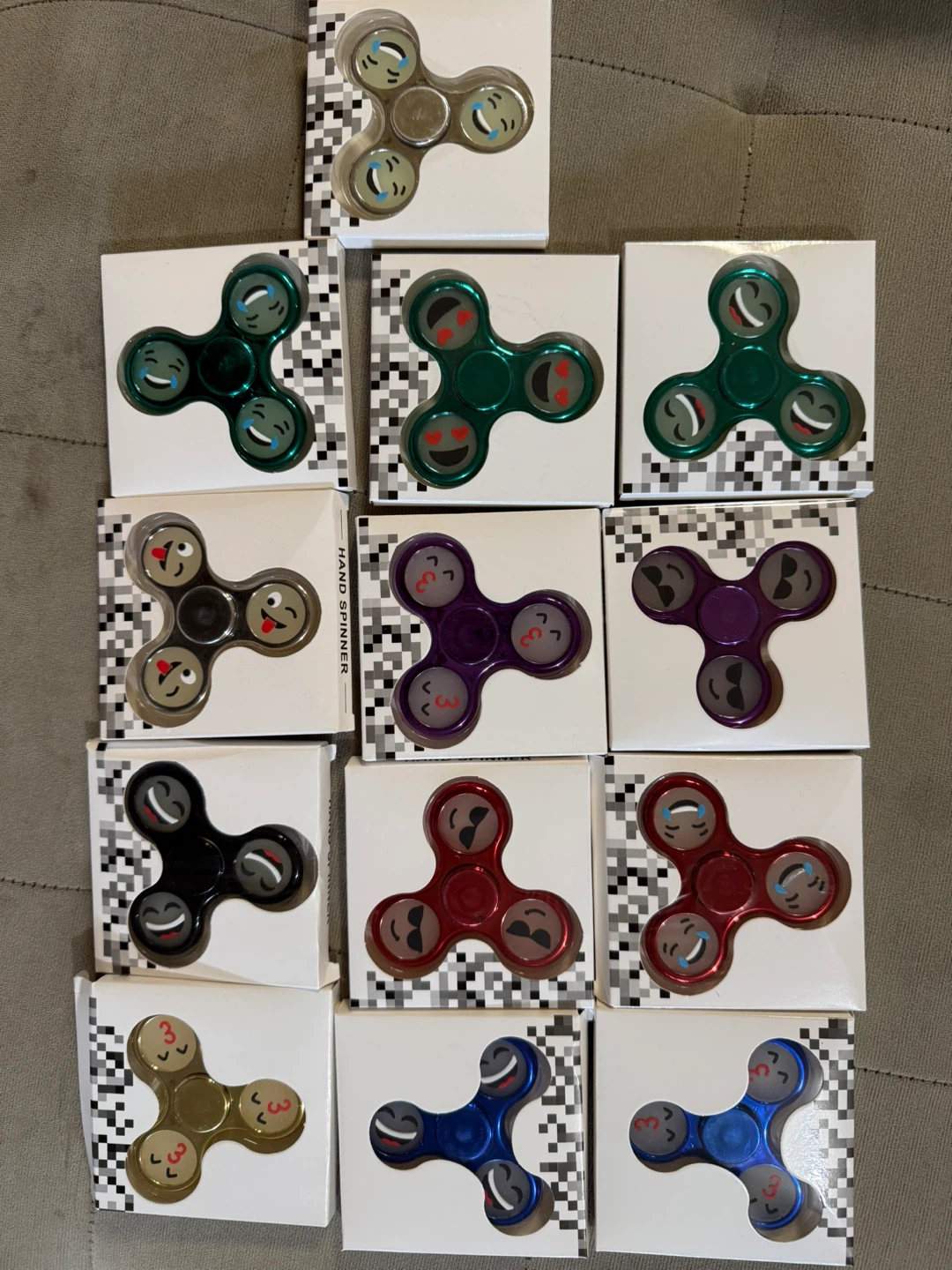 Fidget spinners - photo 2