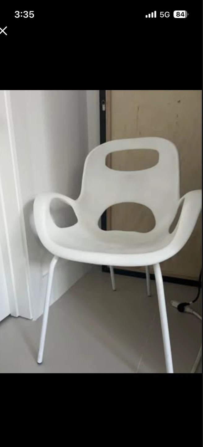 White modern and classic style chairs