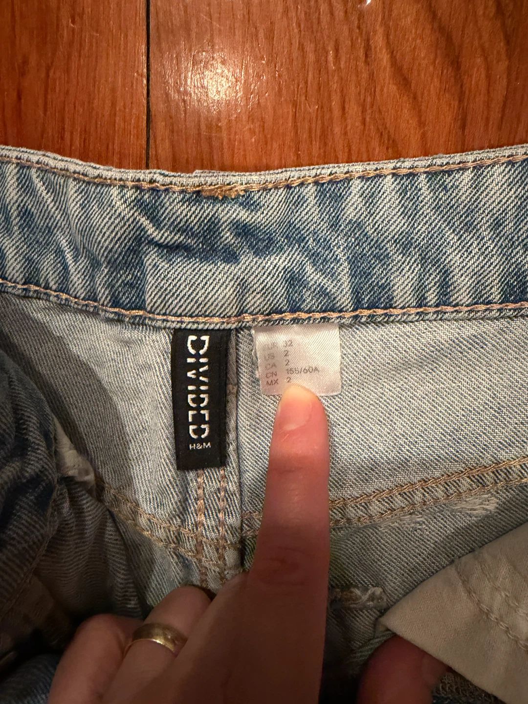 H&M Divided Distressed Denim Shorts - photo 3