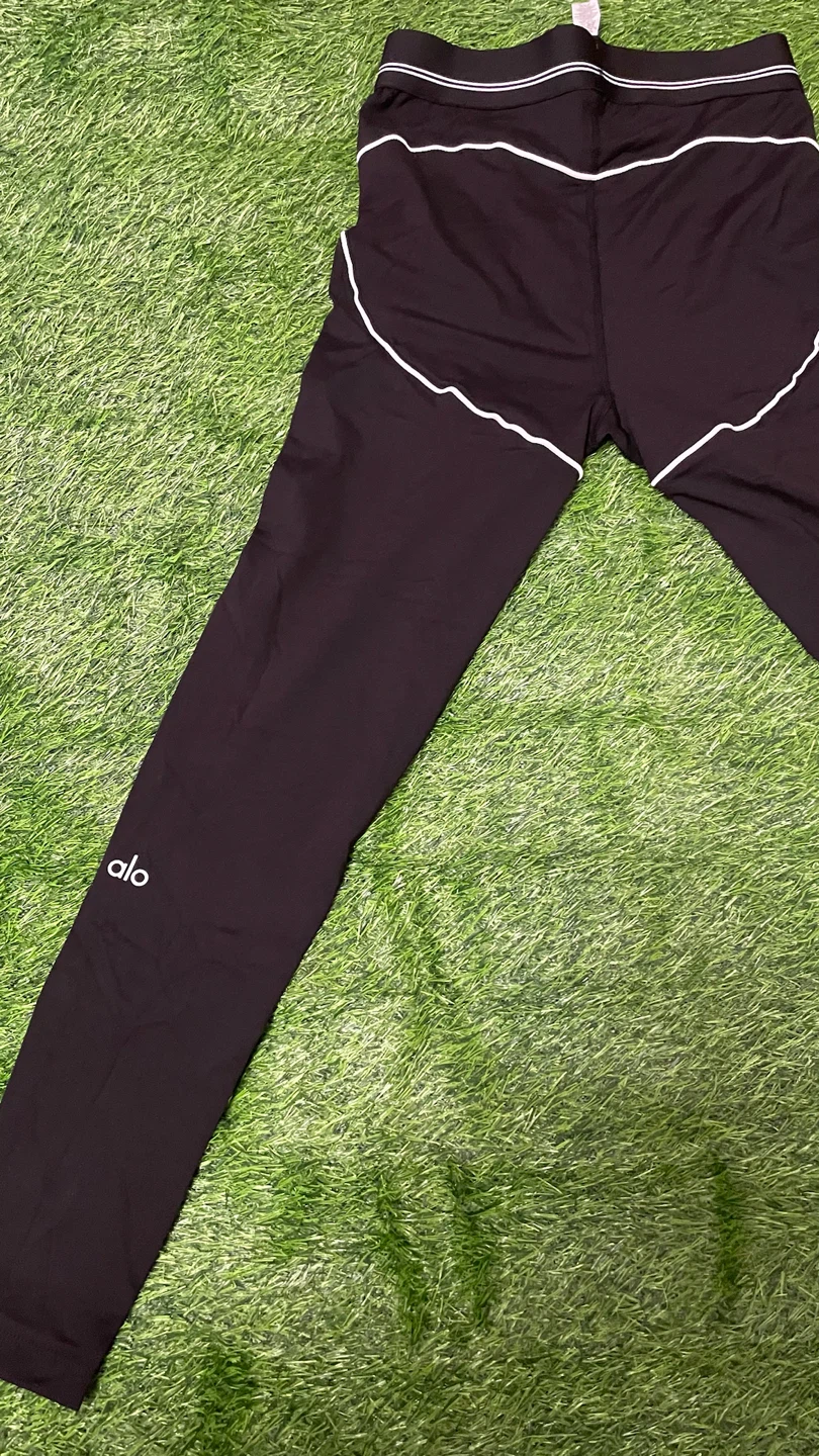 Alo Yoga Black Leggings - photo 3