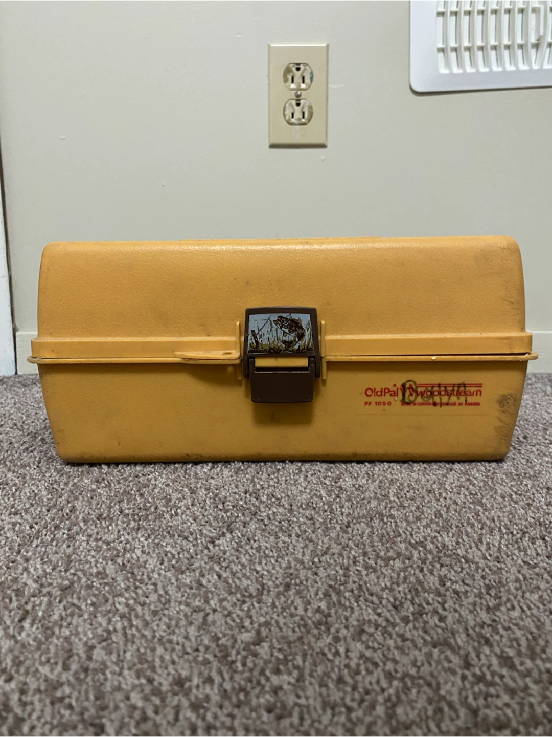 Fishing tackle box
