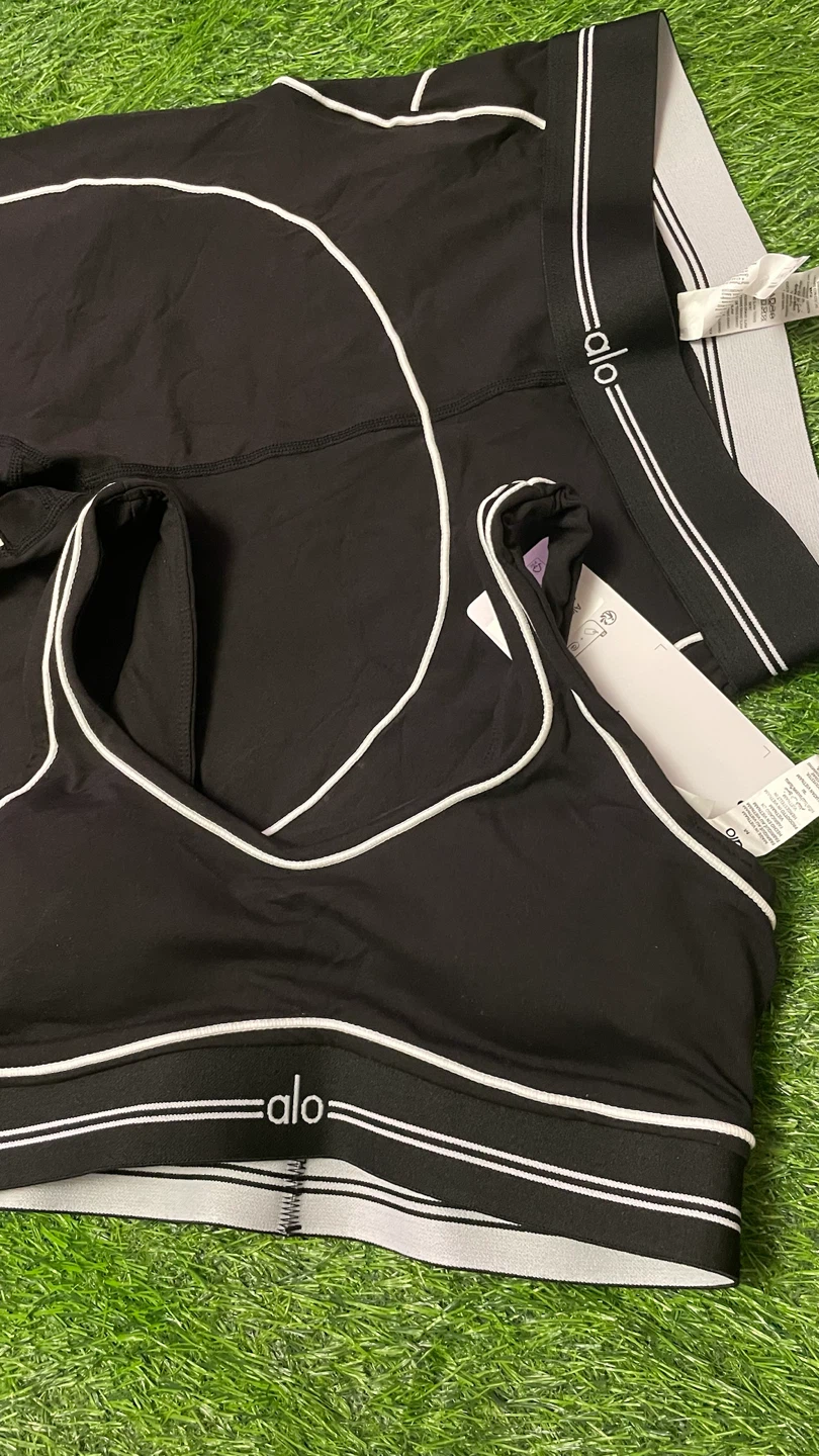 Alo Yoga Black Sports Bra and leggings Set