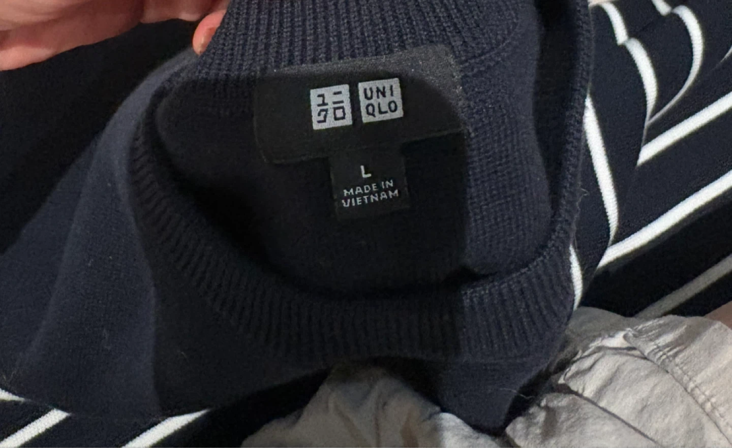 Uniqlo Men's Striped Crewneck Sweater - photo 3