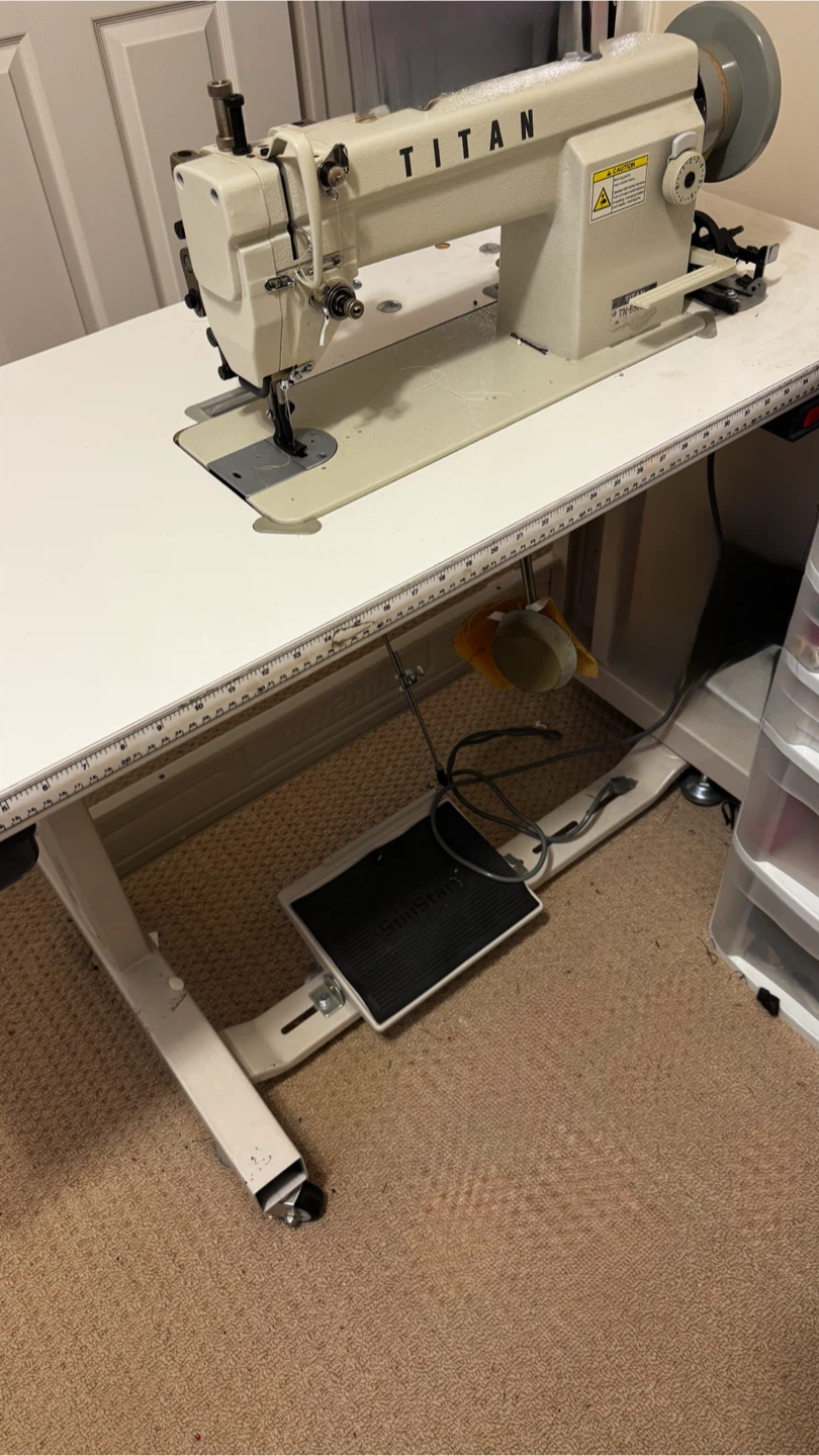Titan TN-650BL Industrial Sewing Machine - photo 2