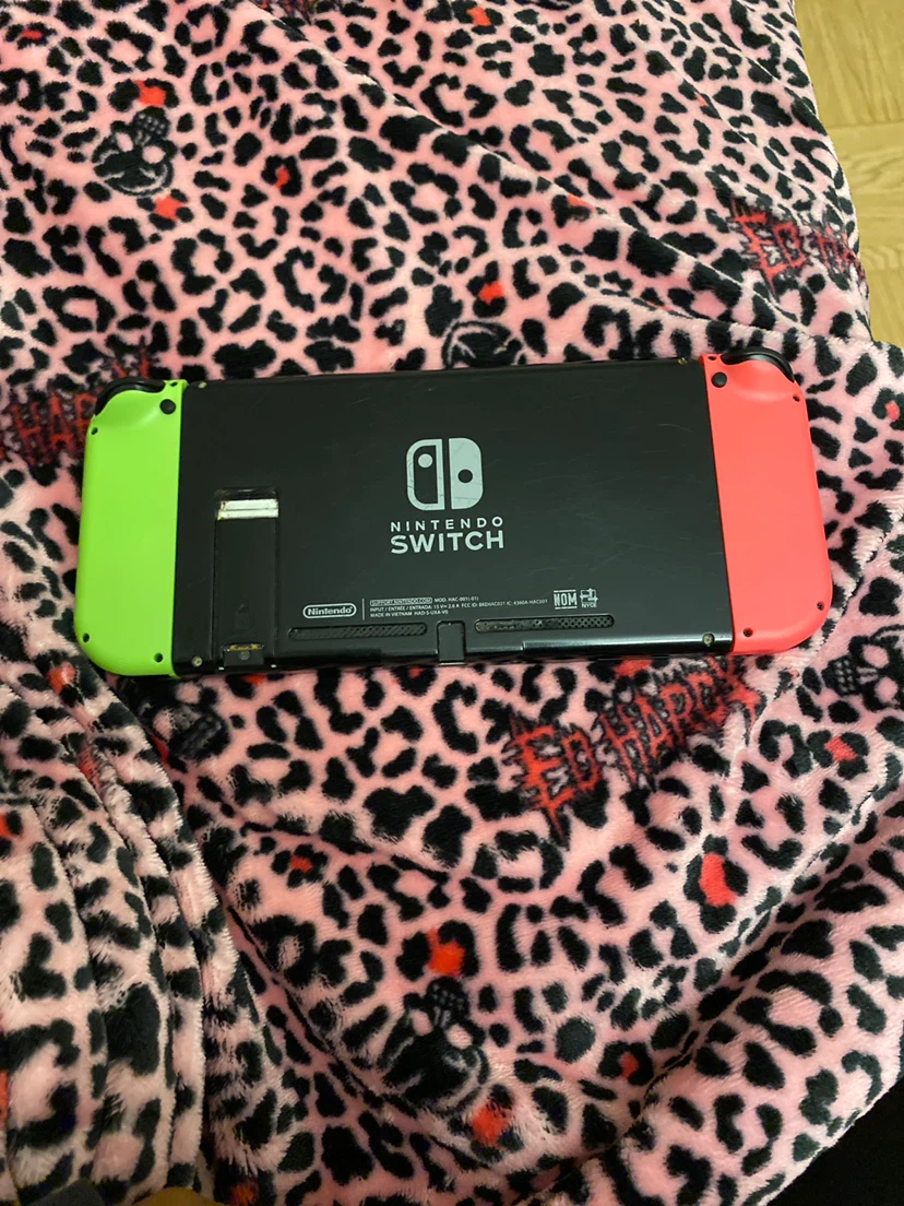 Nintendo Switch neon red & green - photo 2