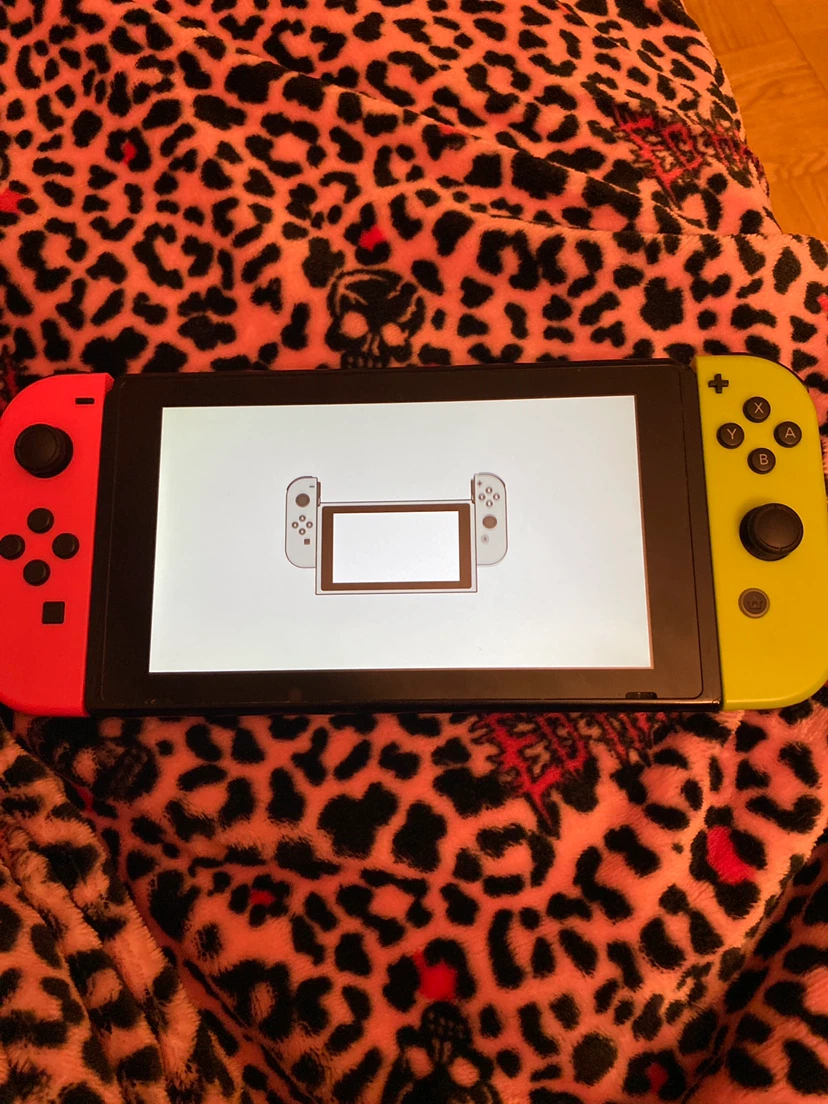Nintendo Switch neon red & green - photo 3