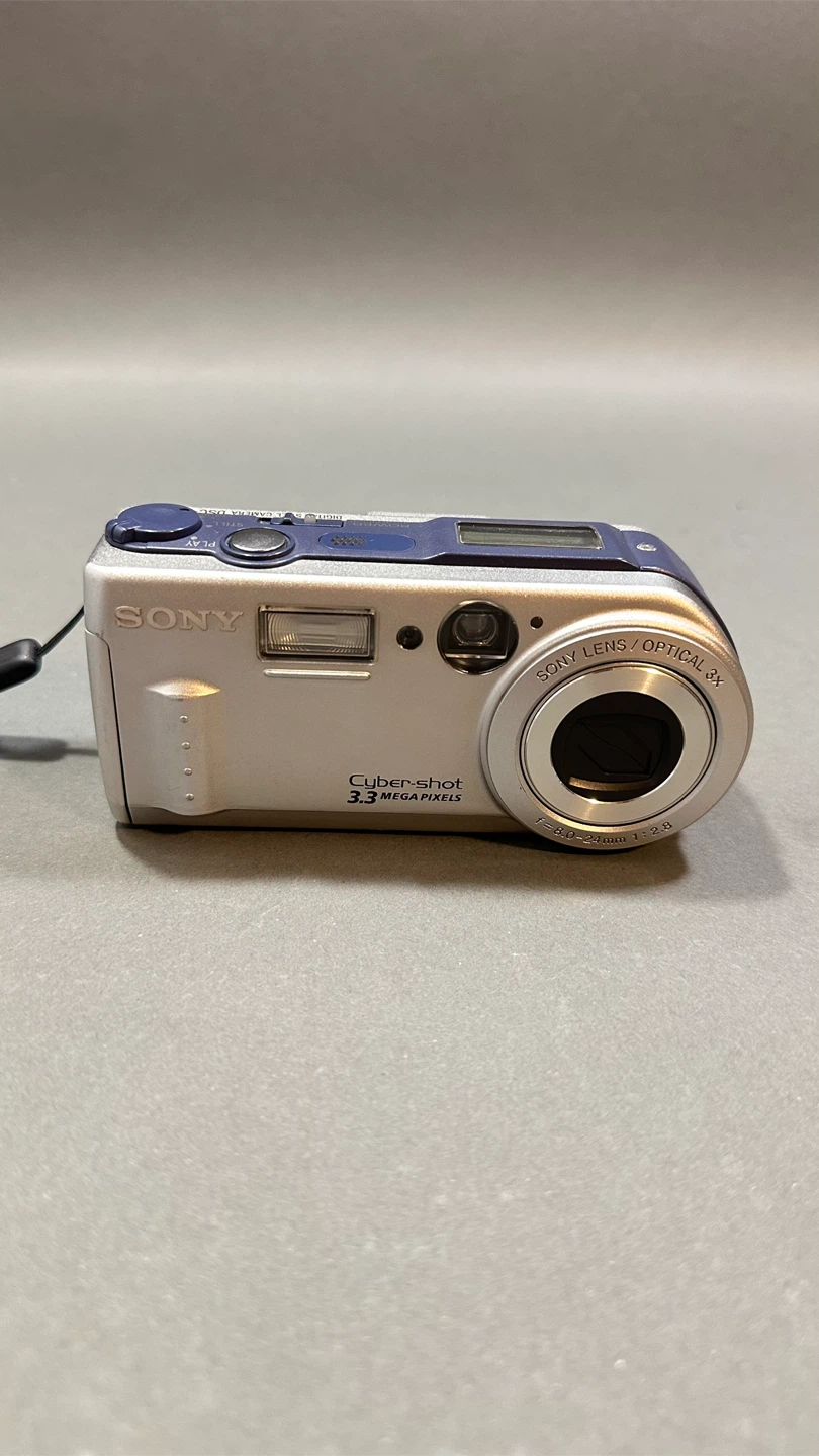Sony y2k digital camera - photo 3