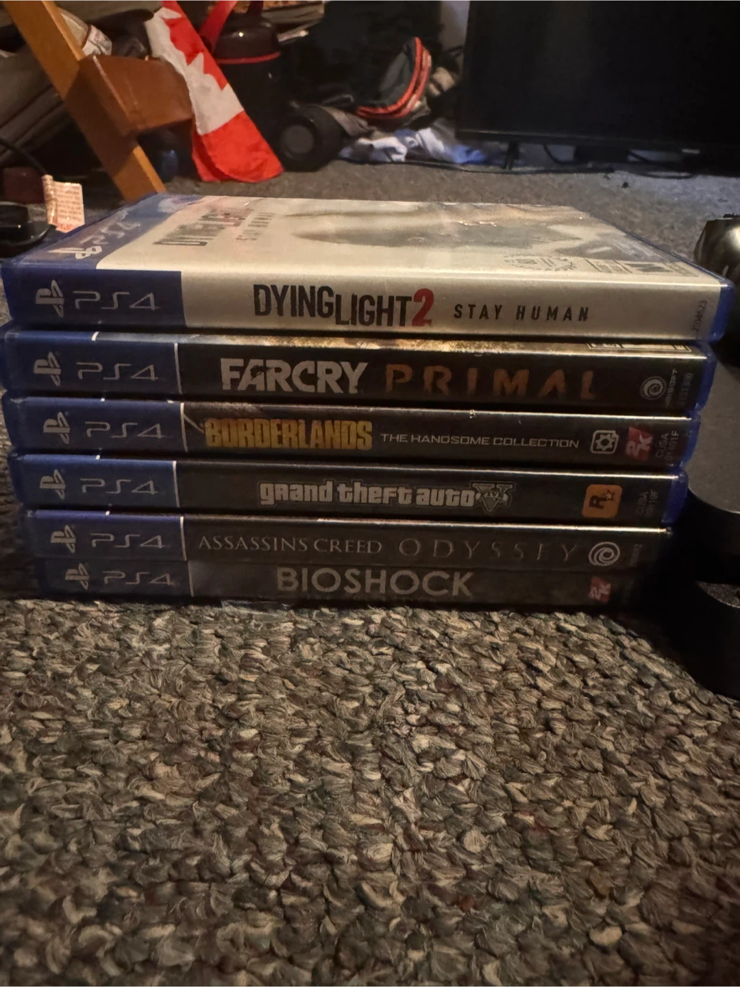 PlayStation 4 Console with 2 Controllers and 5 Games - photo 2
