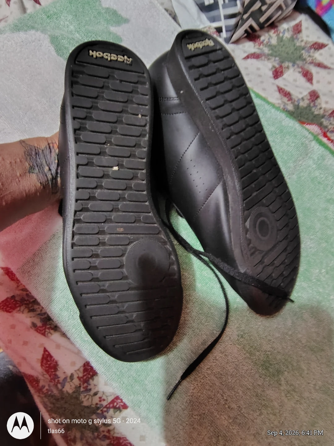 Reebok Classic Black Sneakers Size 8 Wide - photo 4