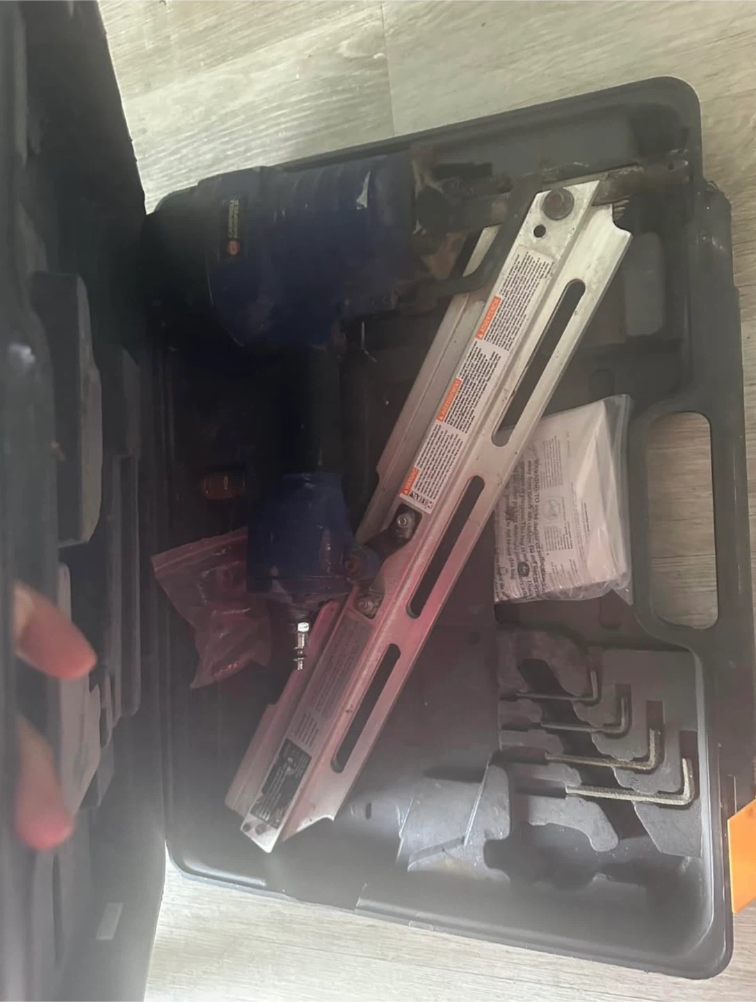 Campbell Hausfeld Nail Gun with Case and Allen Keys - photo 3
