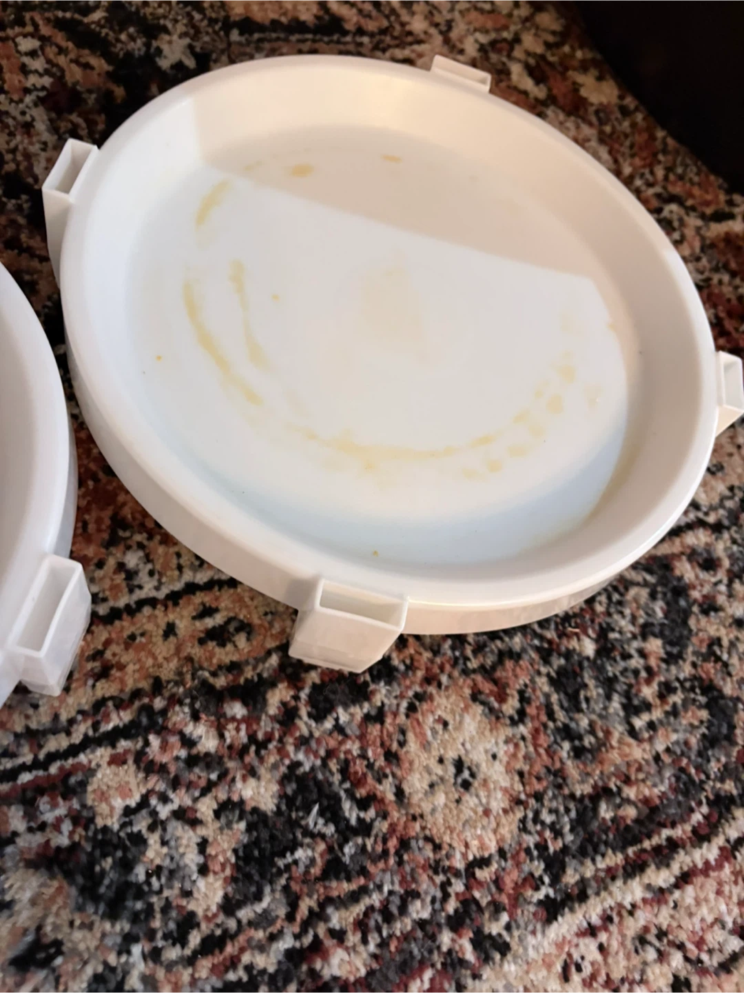 2 White Round Trays - photo 3