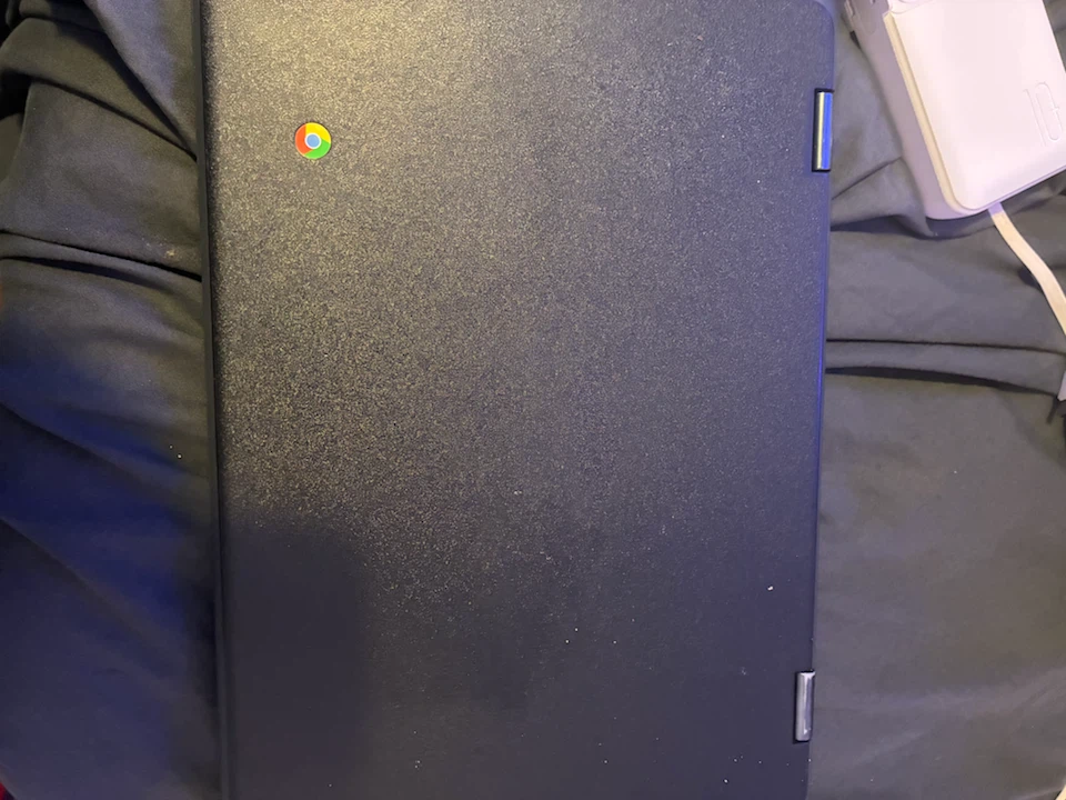 Chromebook Laptop - photo 3