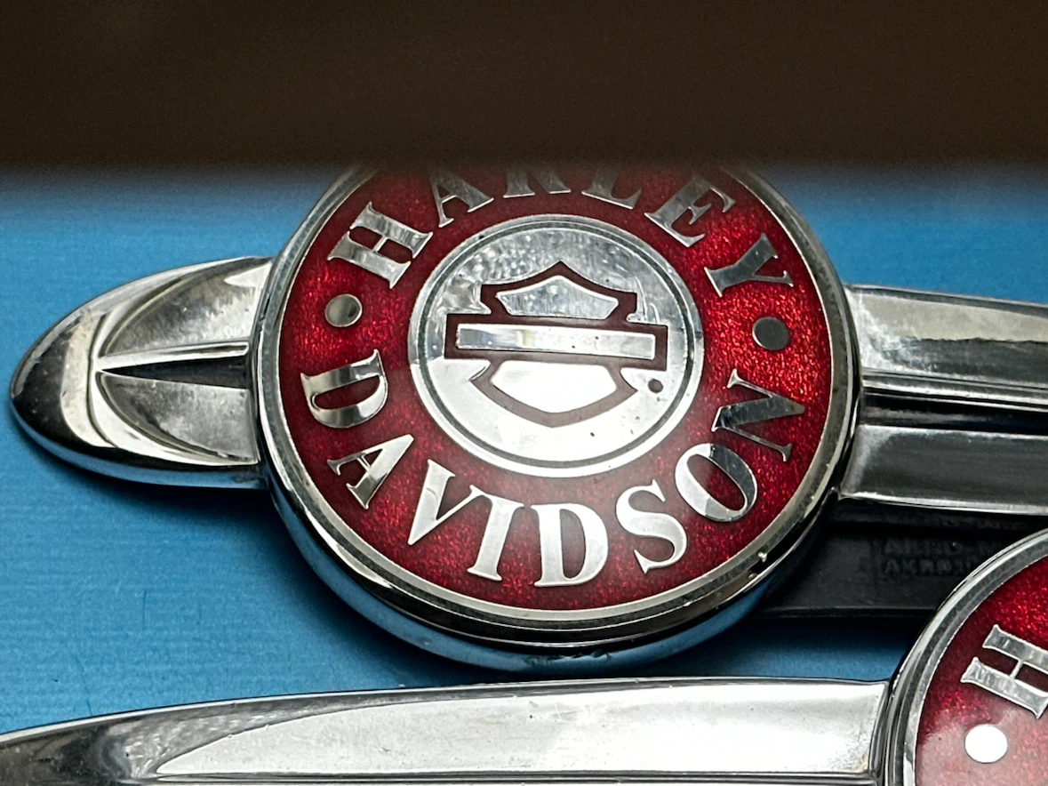 OEM Harley Softail Deluxe Red Chrome Fuel Tank Emblems - photo 3