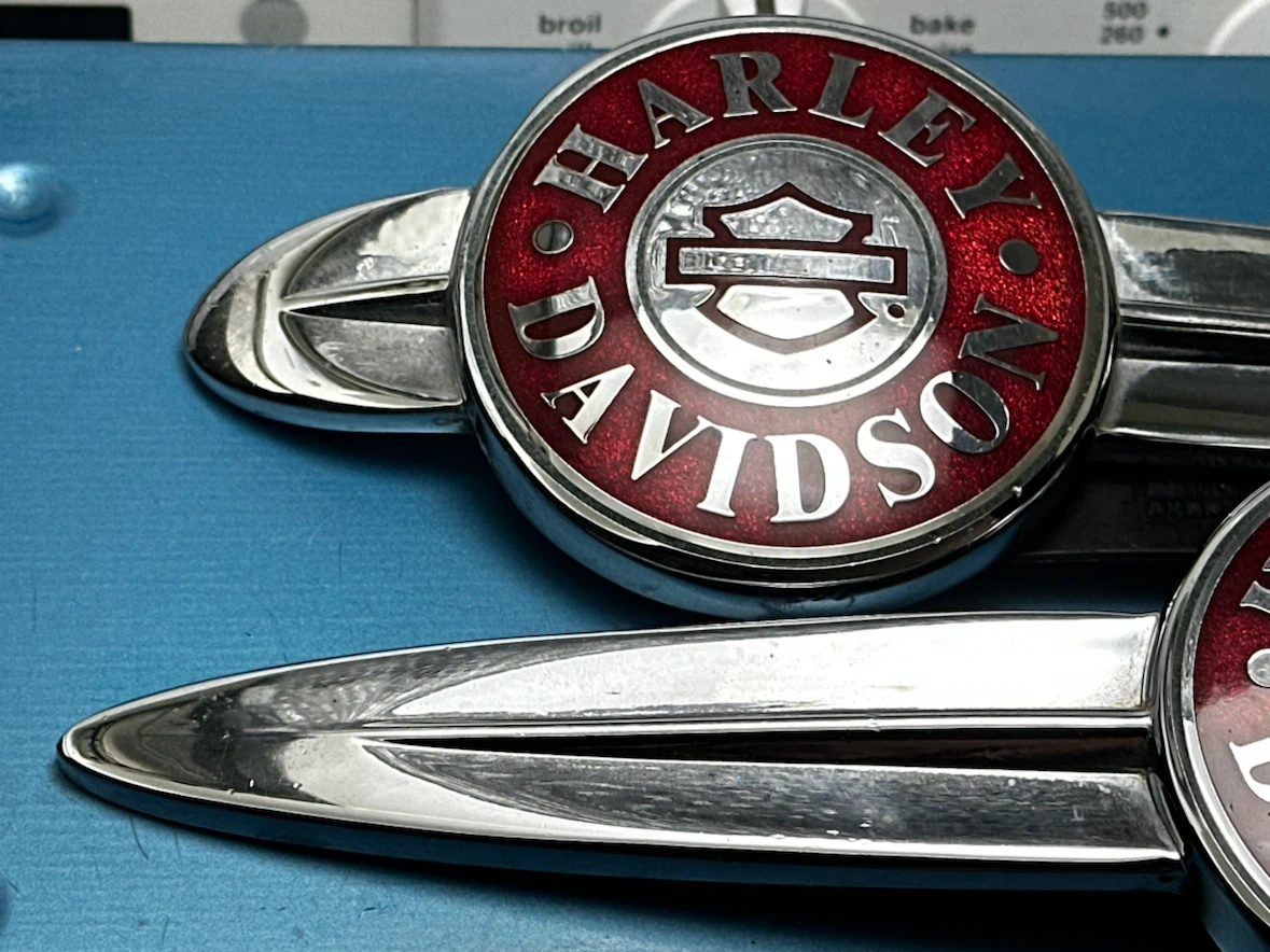 OEM Harley Softail Deluxe Red Chrome Fuel Tank Emblems - photo 4