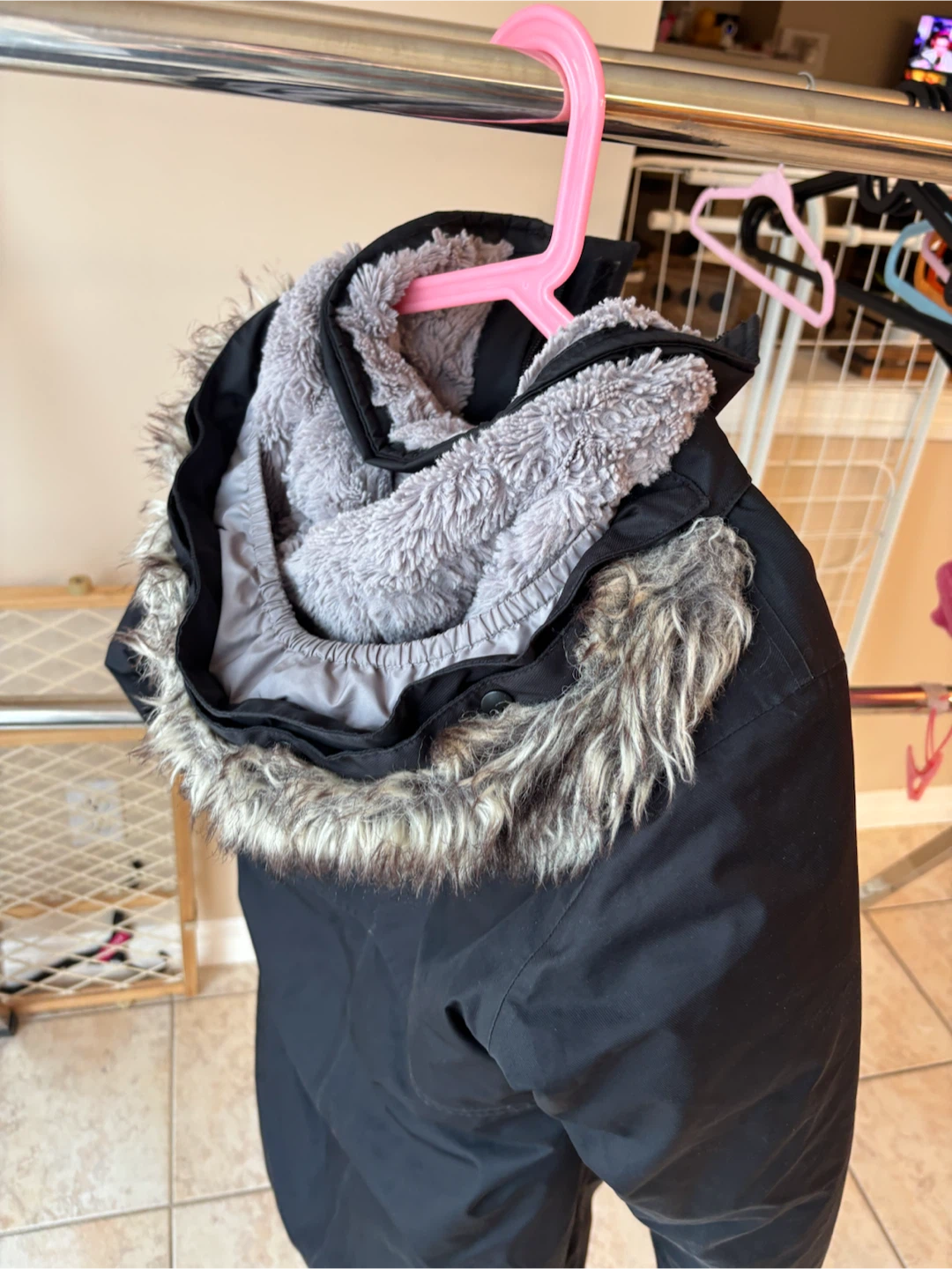 Girls north face coat size m - photo 3