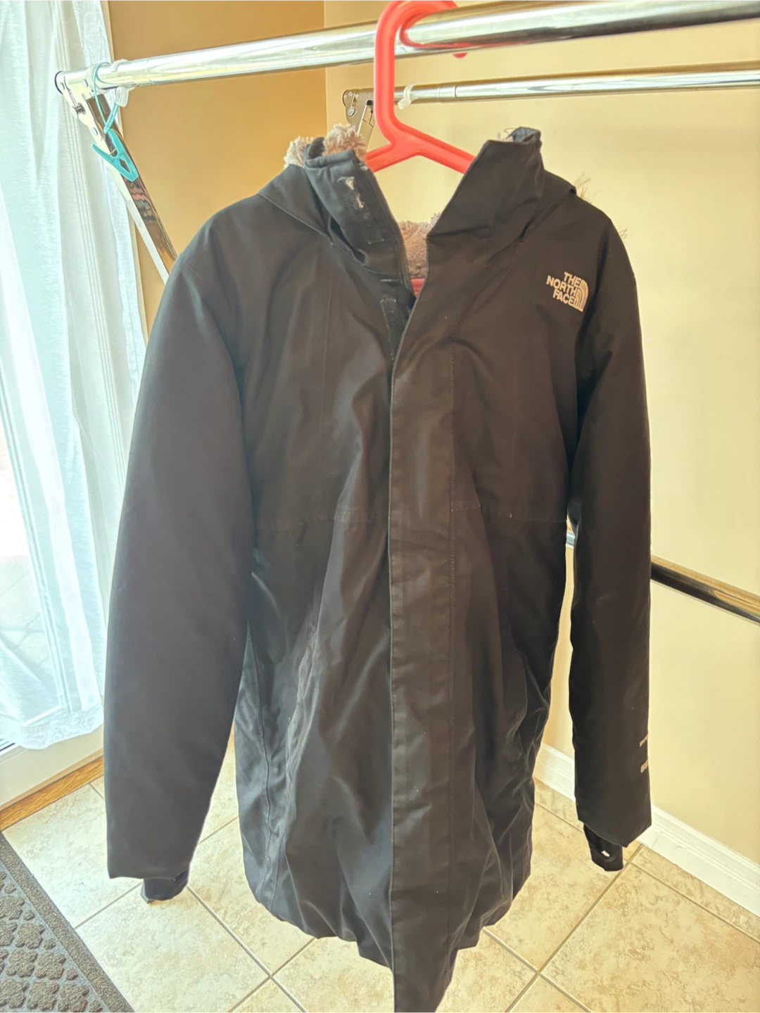 Girls north face coat size m - photo 5