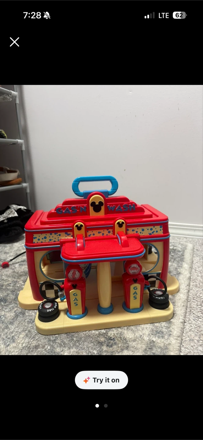 Disney Mickey Mouse Gas 'n Wash Playset