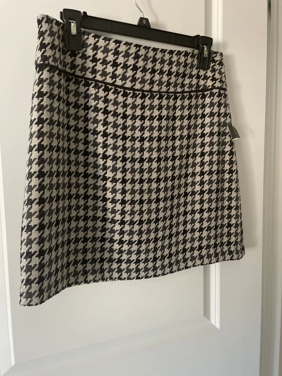 Brand new Suzy Shier Houndstooth Mini Skirt S/P