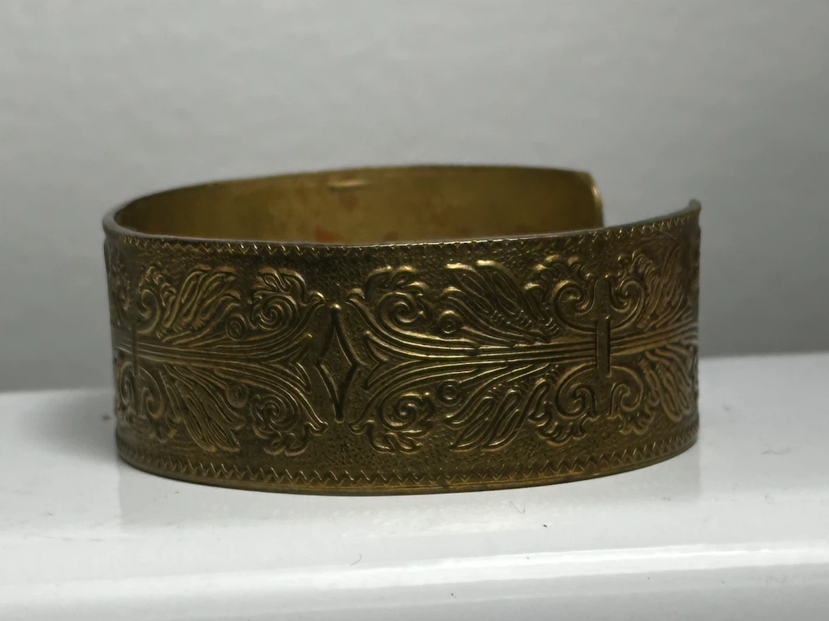 Vintage Embossed Brass Scroll Cuff Bracelet - photo 4