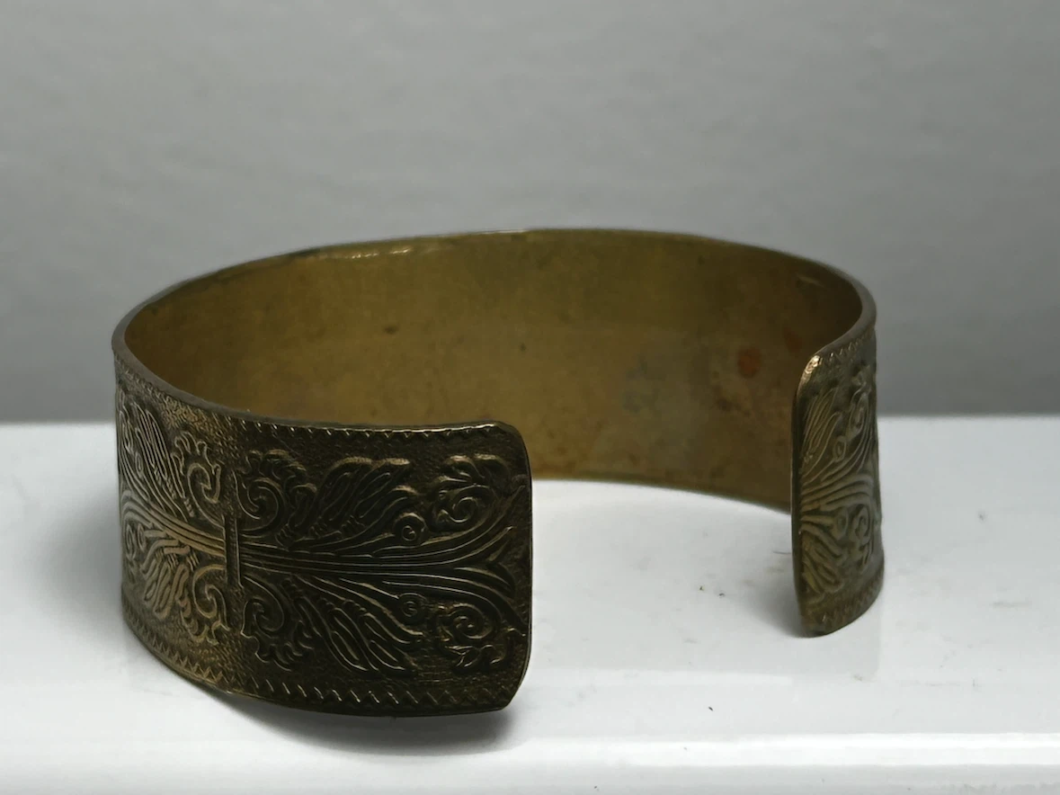 Vintage Embossed Brass Scroll Cuff Bracelet - photo 5