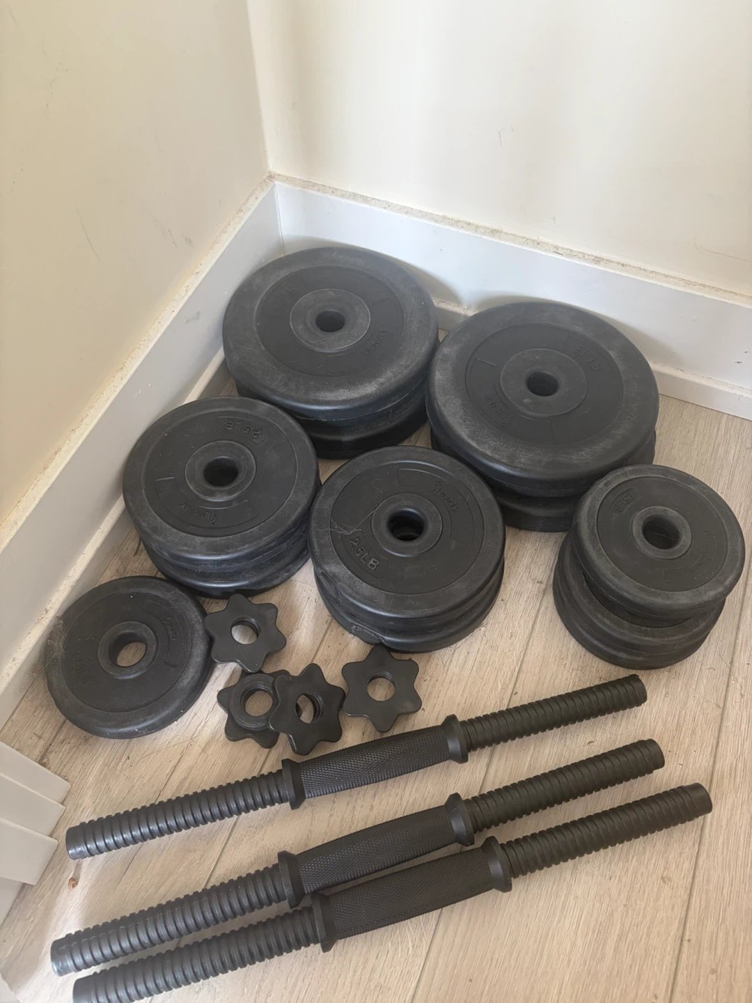 Sunny Health & Fitness Adjustable Dumbbell Set