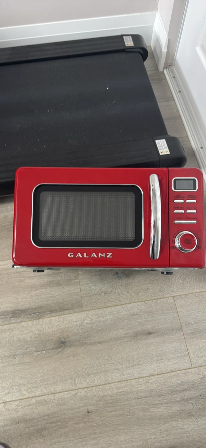 Galanz Retro Countertop Microwave