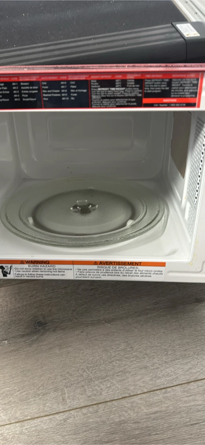 Galanz Retro Countertop Microwave - photo 2