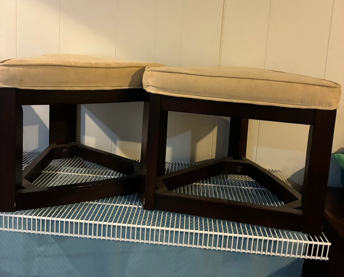 Set of Two Triangular Stools - photo 2