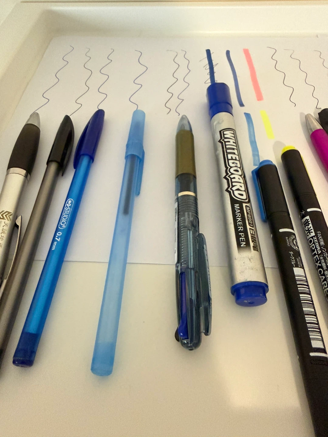 Assorted Pens, Markers and Sticky Notes Set - photo 4