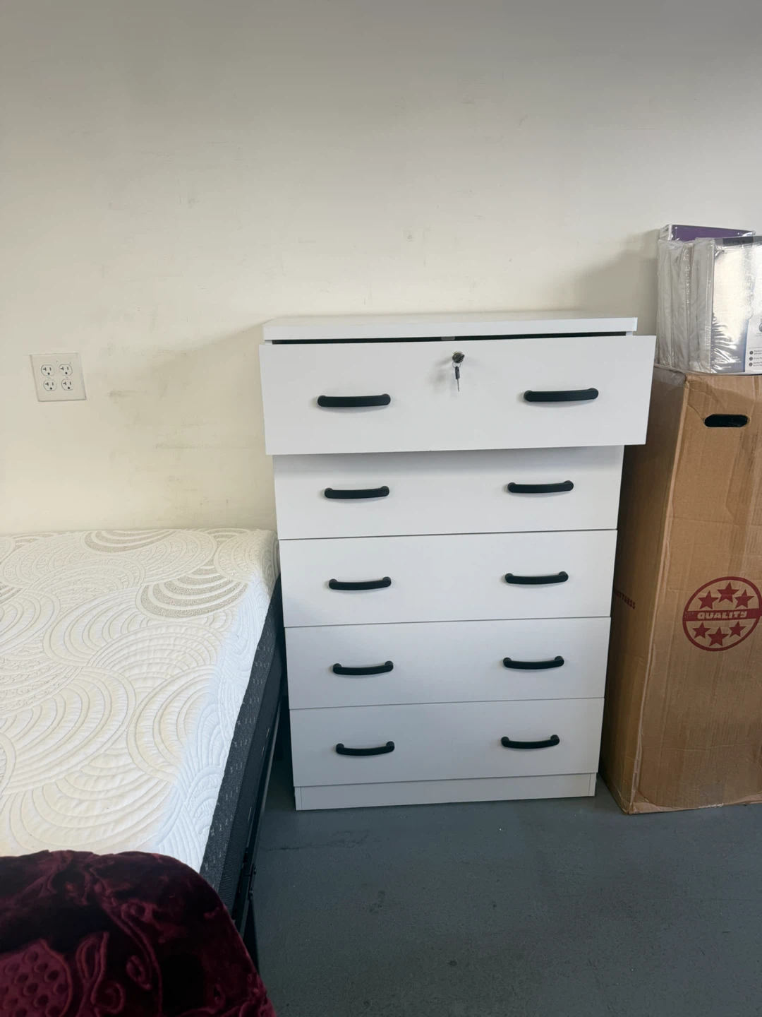 White 6-Drawer Dresser with Lock