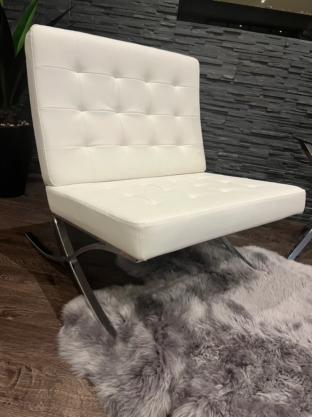 Modern White Accent Chairs - photo 3