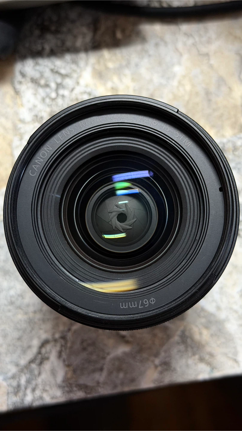 Canon RF 28-70mm f/2.8 IS STM Lens - photo 2