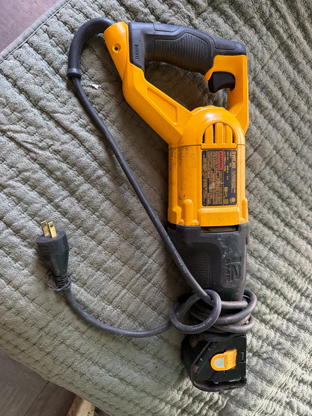DeWalt DWE305 Reciprocating Saw