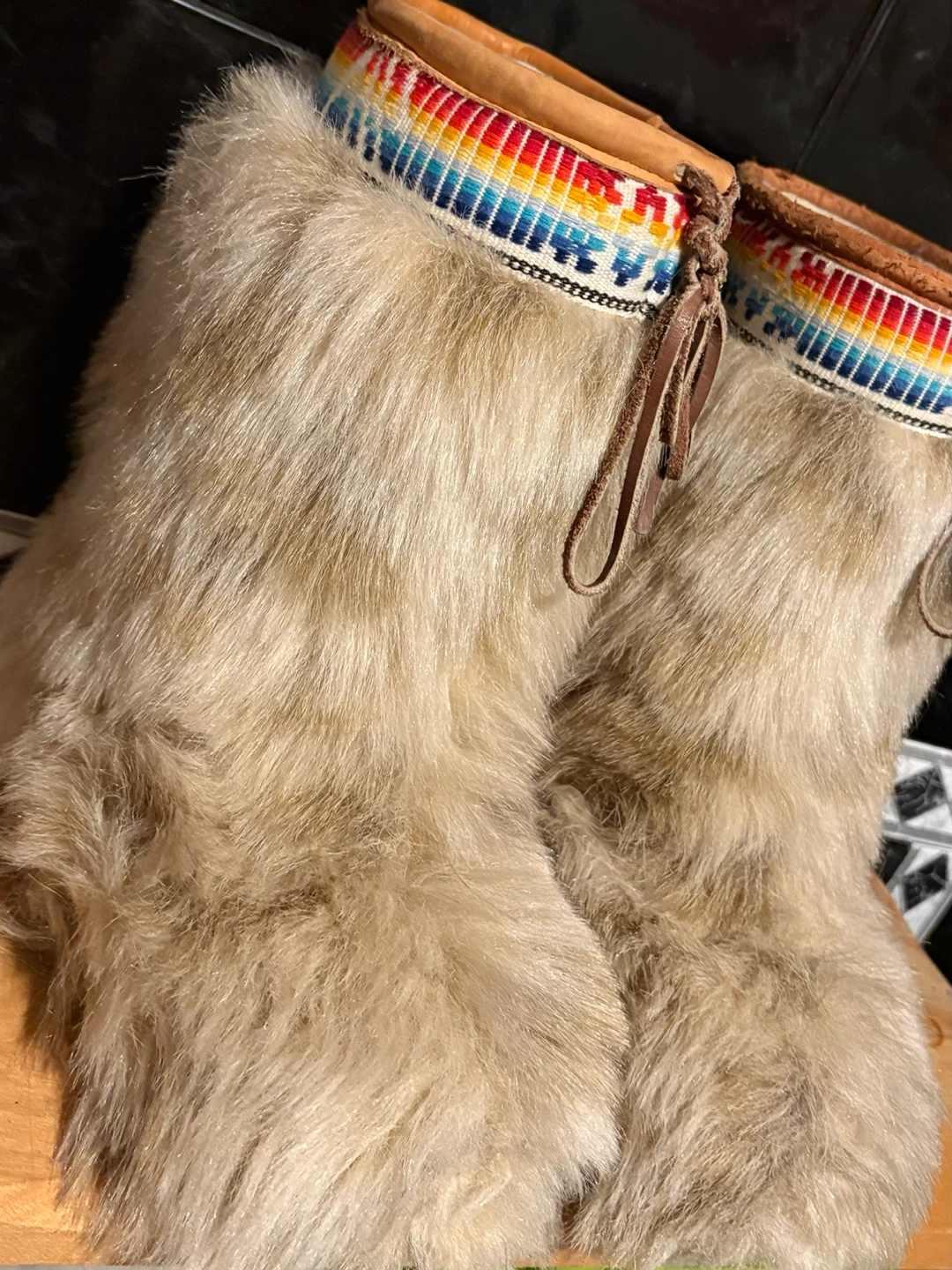 Vintage Cougar size 8 mukluk boots - photo 2