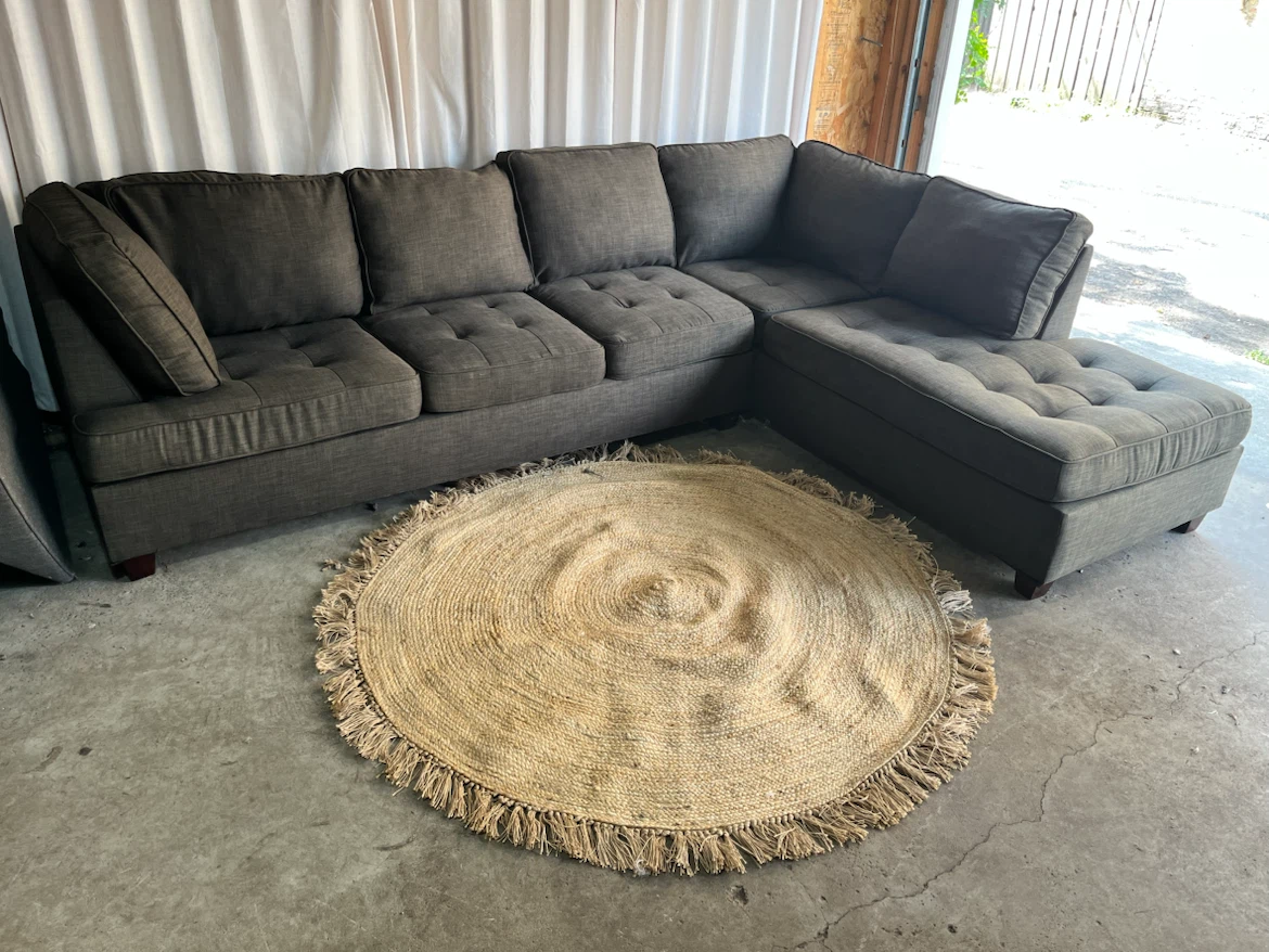 🚚FREE DELIVERY- Gray Sectional Sofa - photo 2