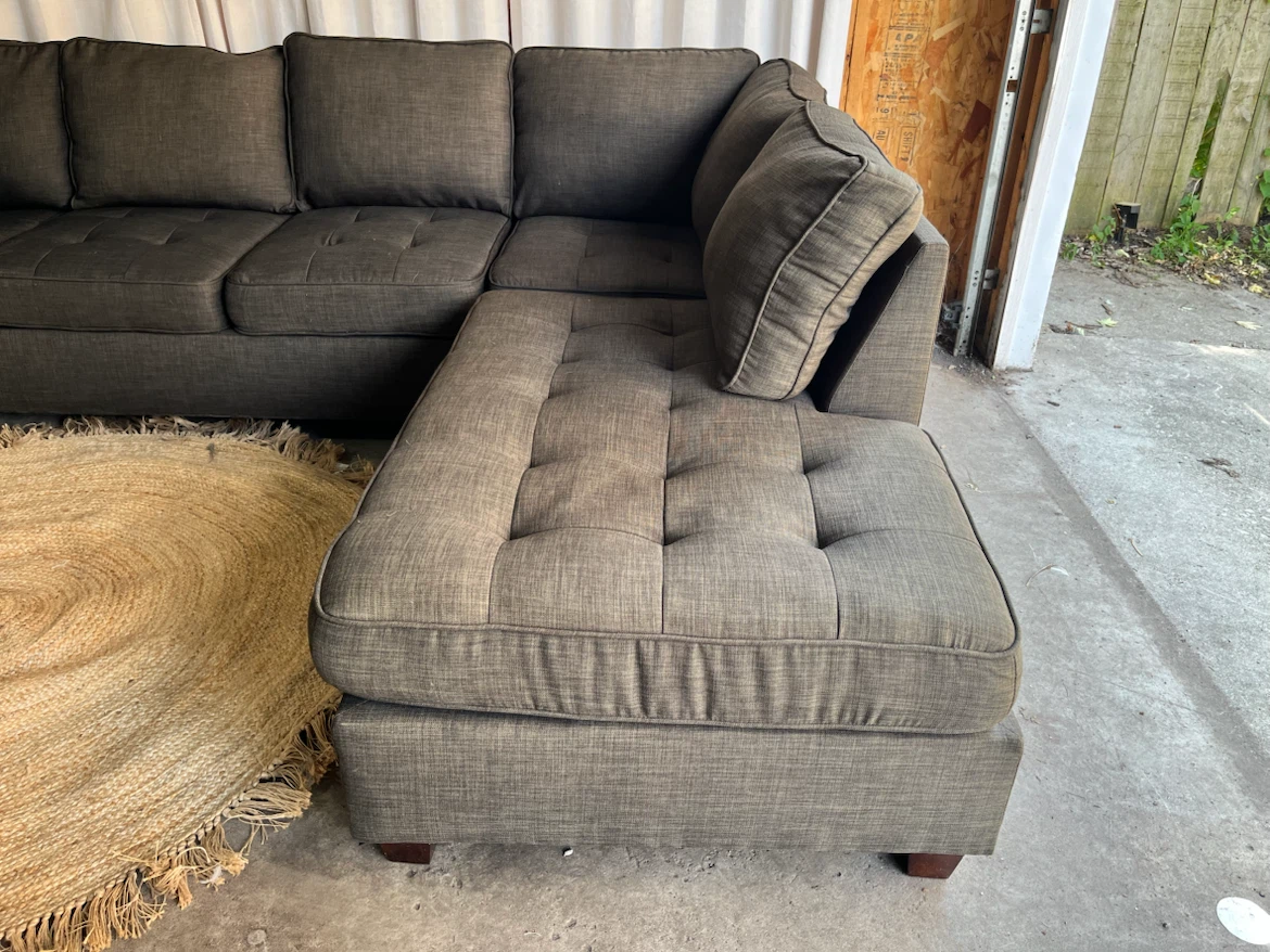 🚚FREE DELIVERY- Gray Sectional Sofa - photo 5