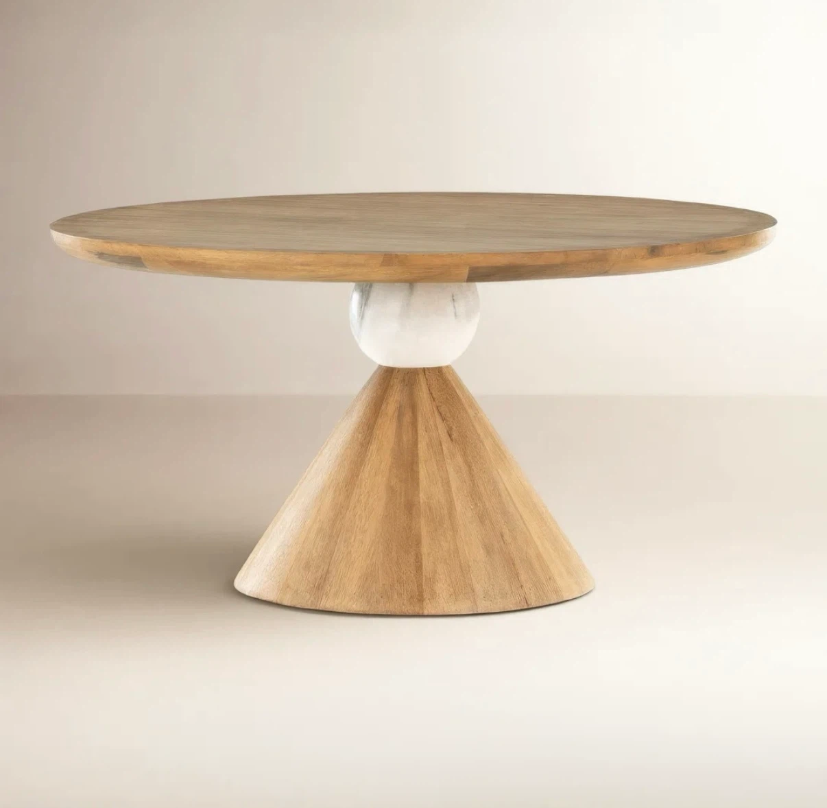 Round Dining Table - photo 3