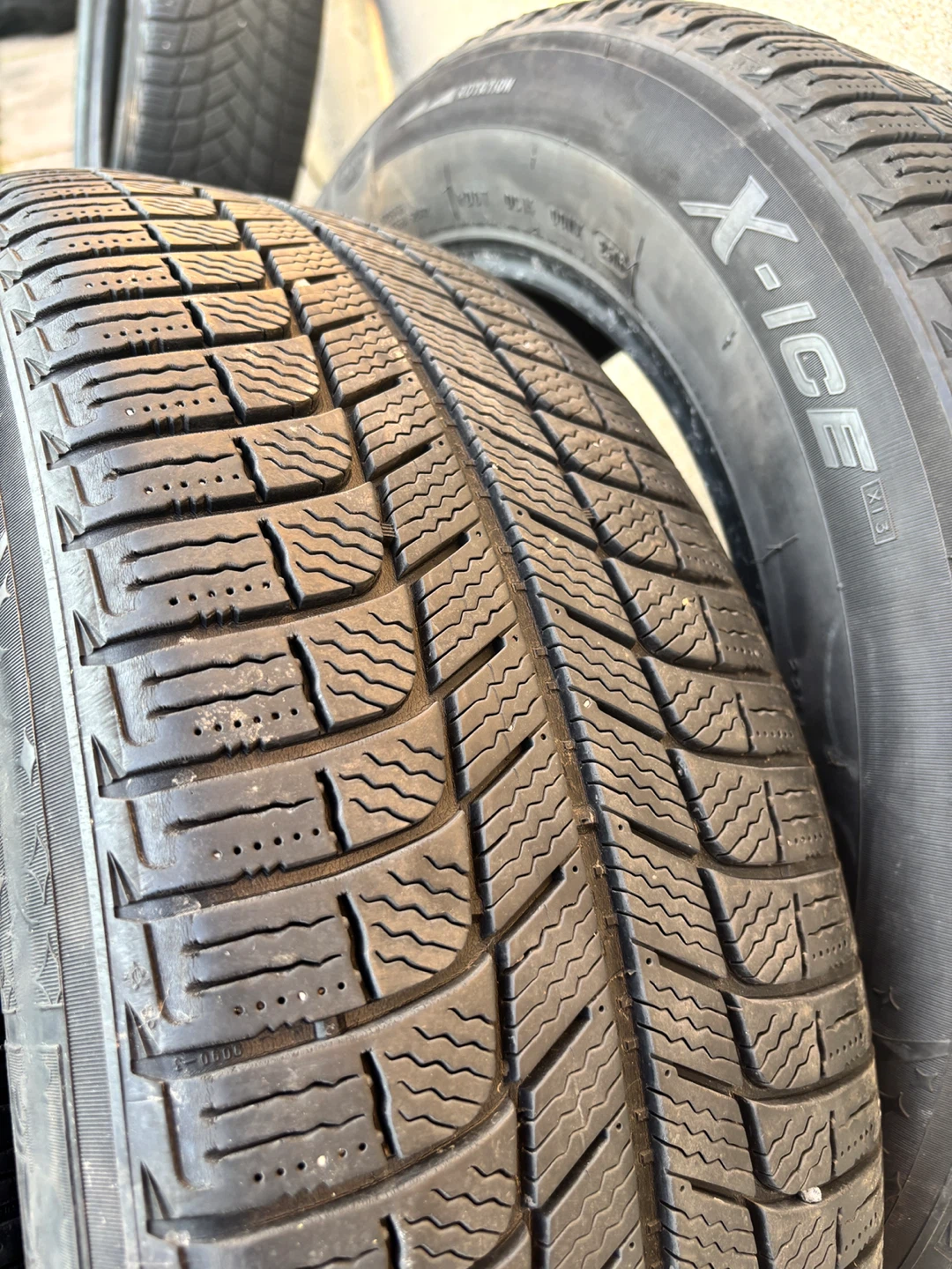 Set of 3 Michelin X-Ice Tires 225/60R18 - photo 4