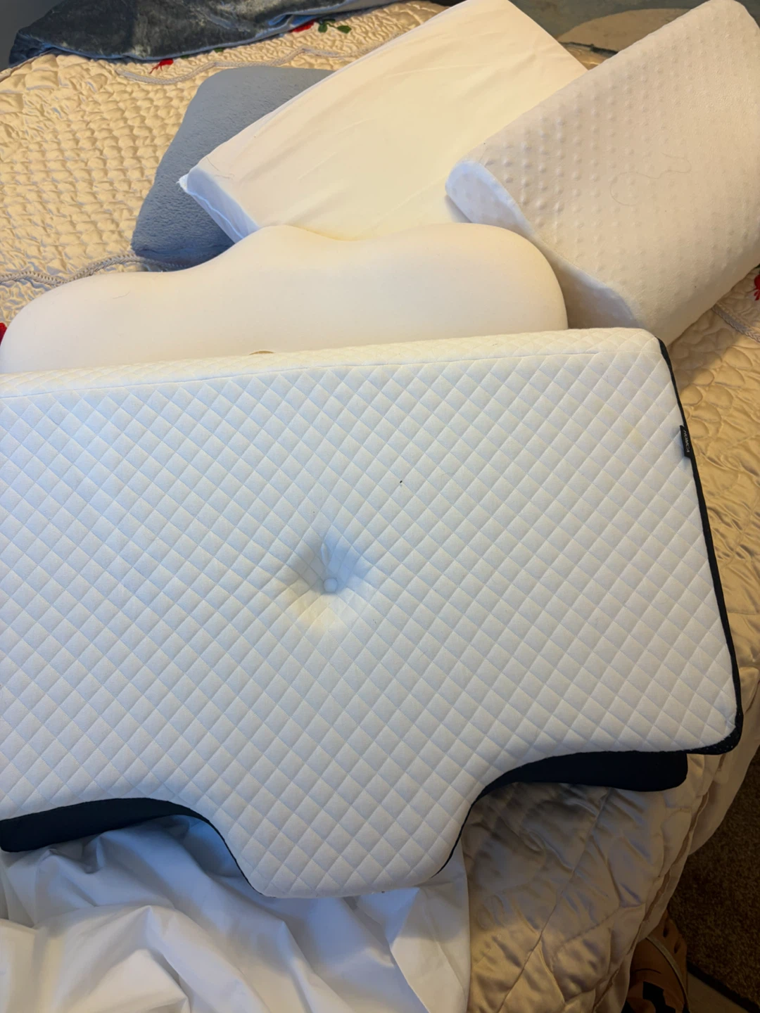Misiki Ergonomic Cervical Memory Foam Pillow