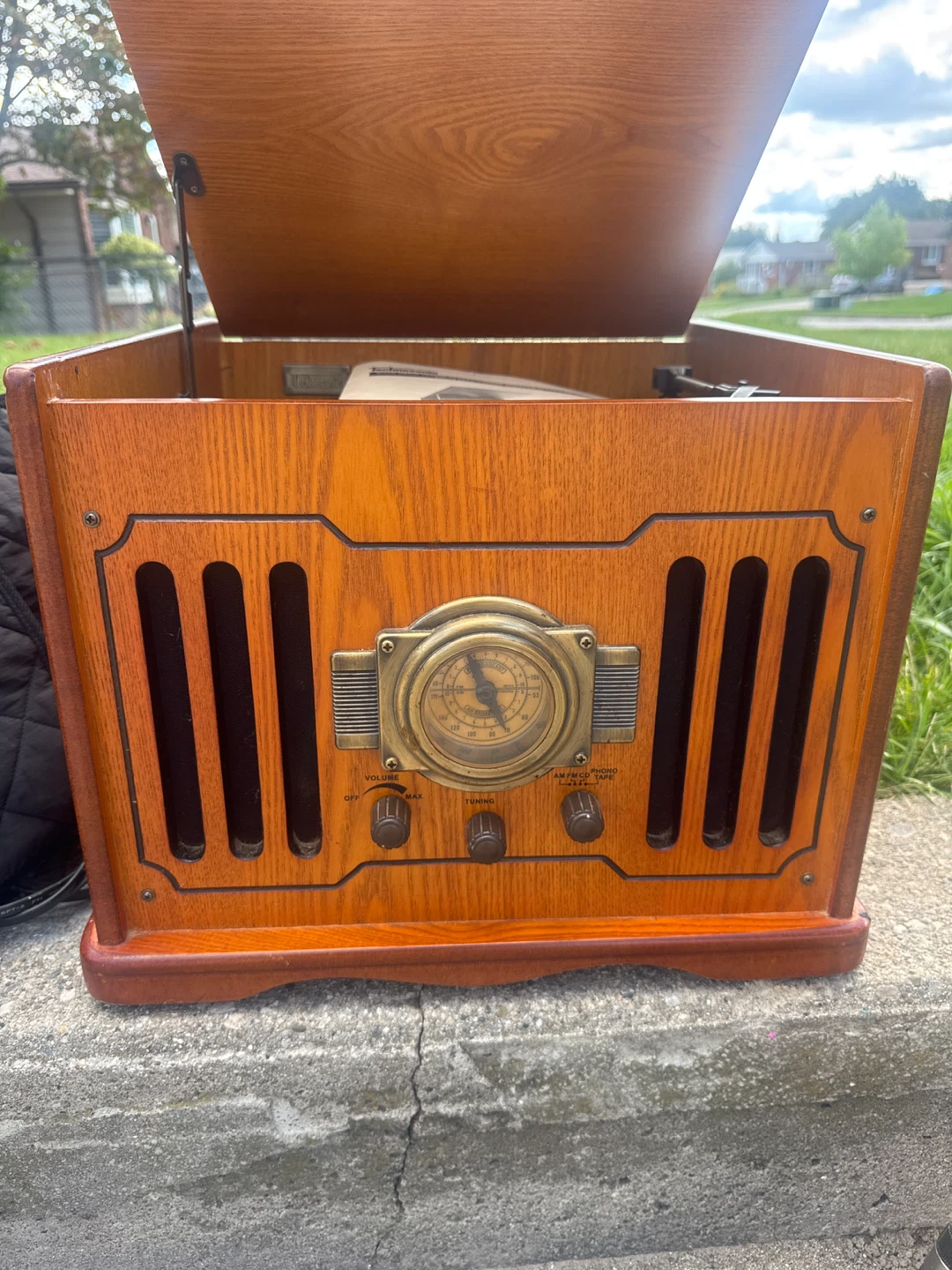 Technosonic Wood Grain Entertainment Console