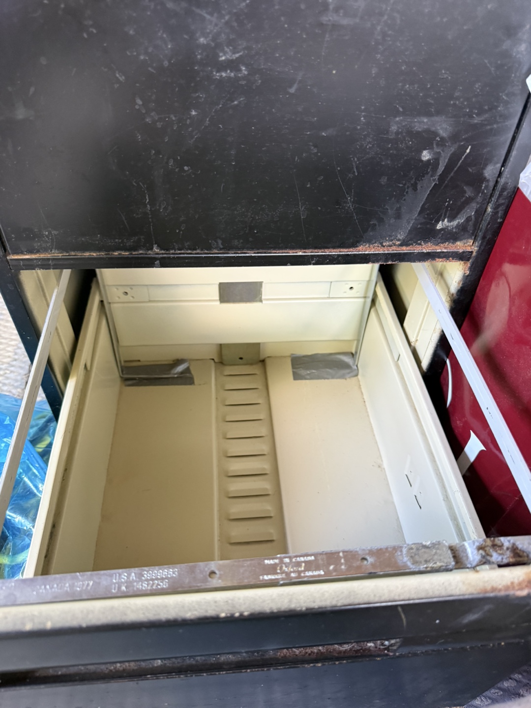 Oxford 2-Drawer Metal Filing Cabinet - photo 3