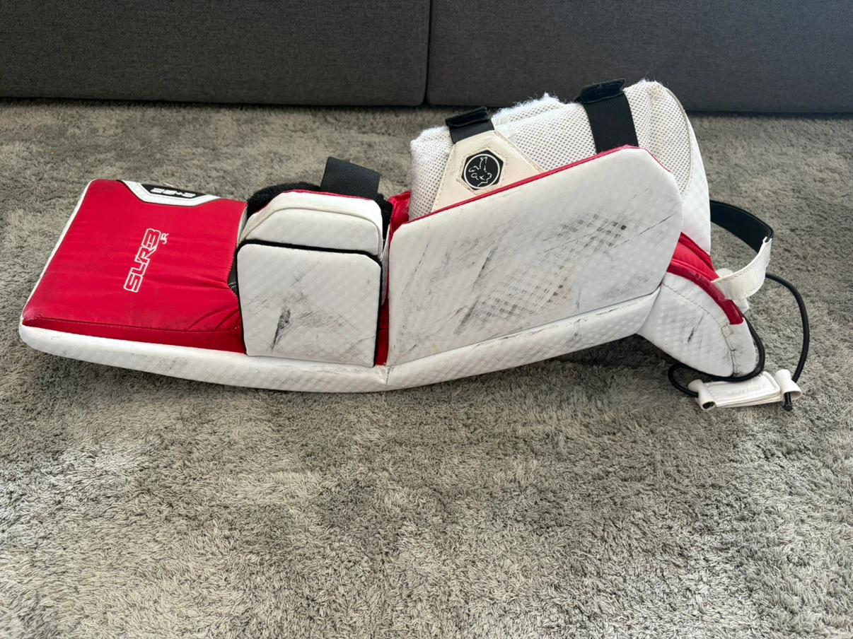 2023 Vaughn Ventus SLR3 Goalie Leg Pads 28”+2 (Used) - photo 4